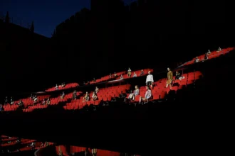 Nicolas Ghesquière đưa Louis Vuitton Cruise 2027 đến New York