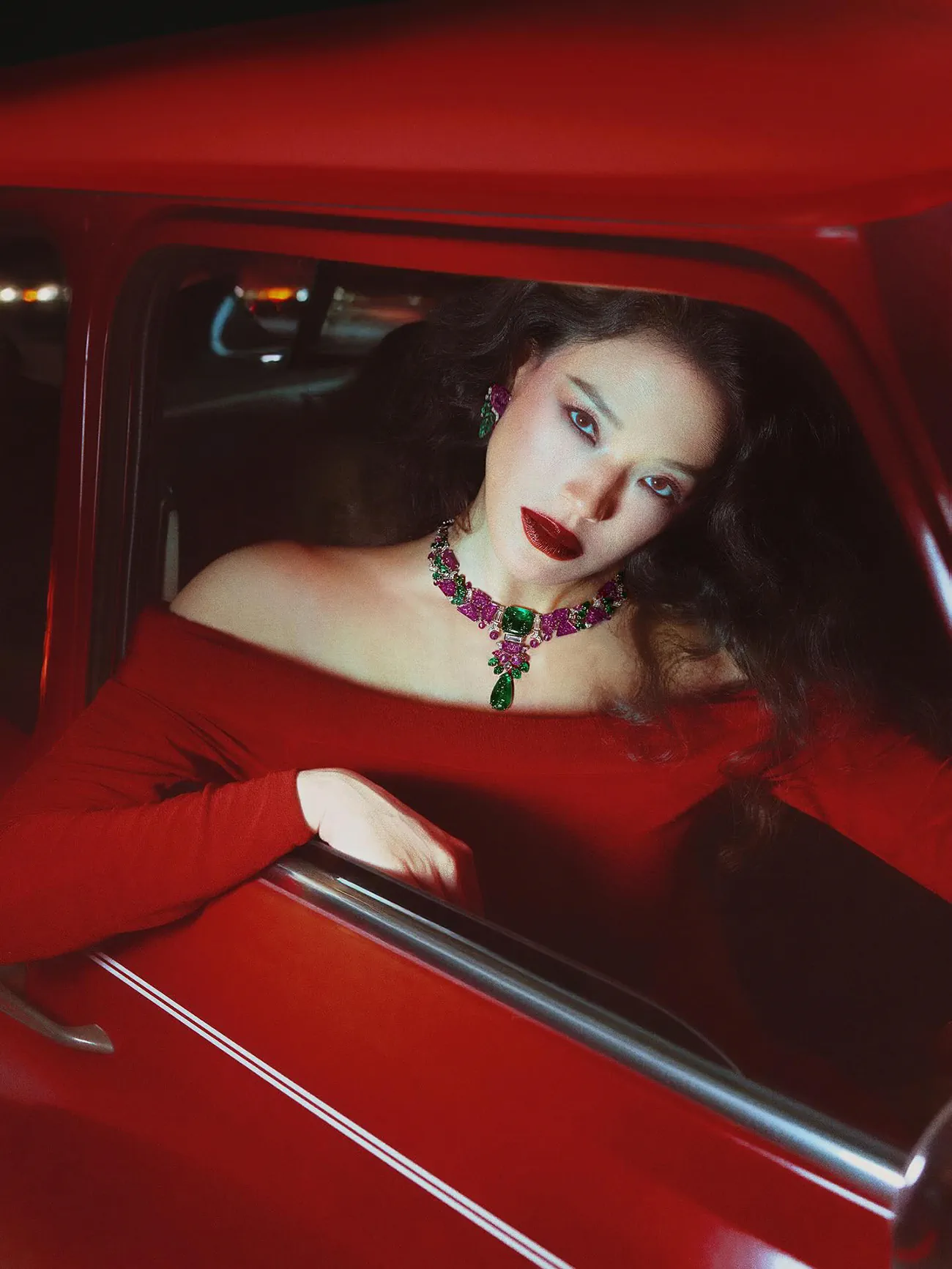 Vogue Trung Quốc 11/2025: Thư Kỳ chụp bởi Nick Yang Vogue Trung Quốc 11/2025: Thư Kỳ chụp bởi Nick Yang