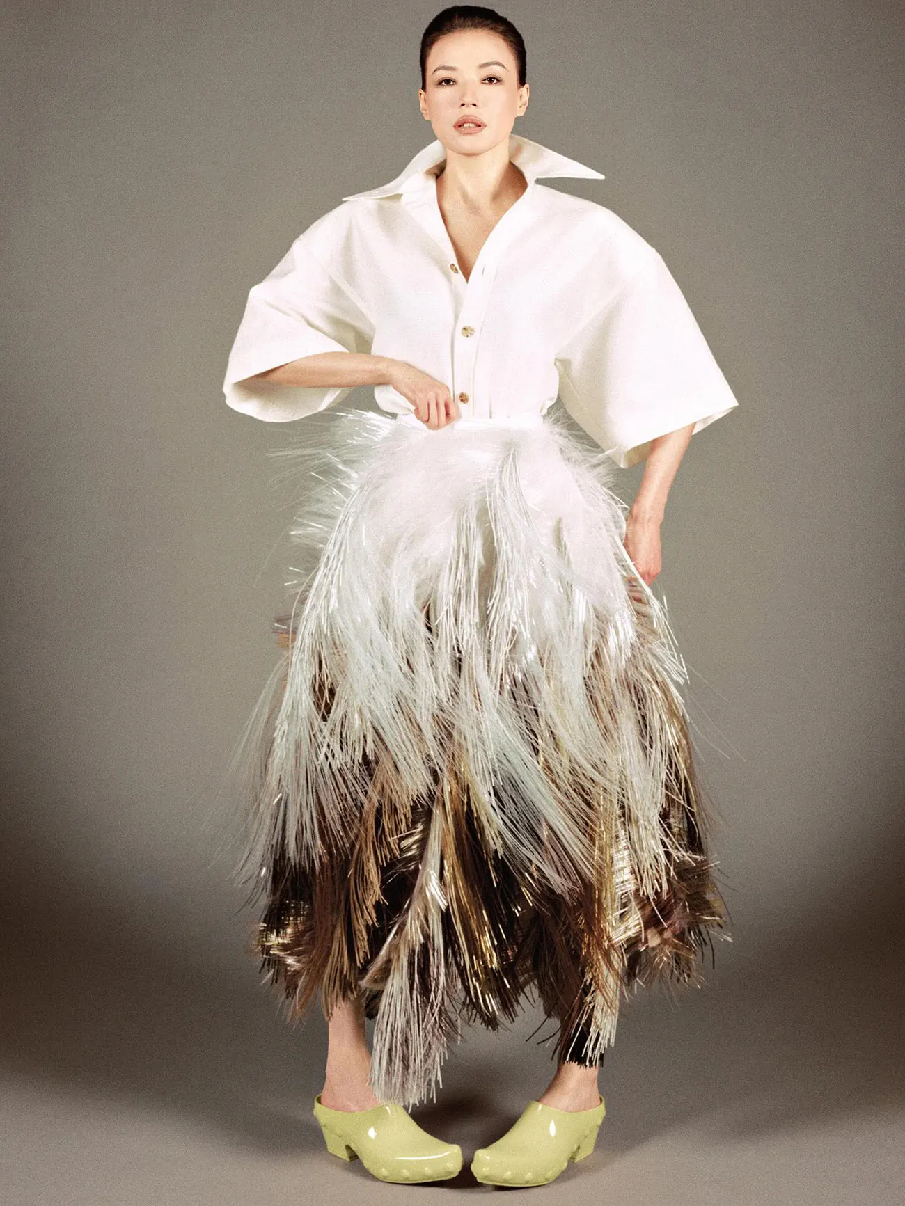 Vogue Trung Quốc 11/2025: Thư Kỳ chụp bởi Nick Yang Vogue Trung Quốc 11/2025: Thư Kỳ chụp bởi Nick Yang