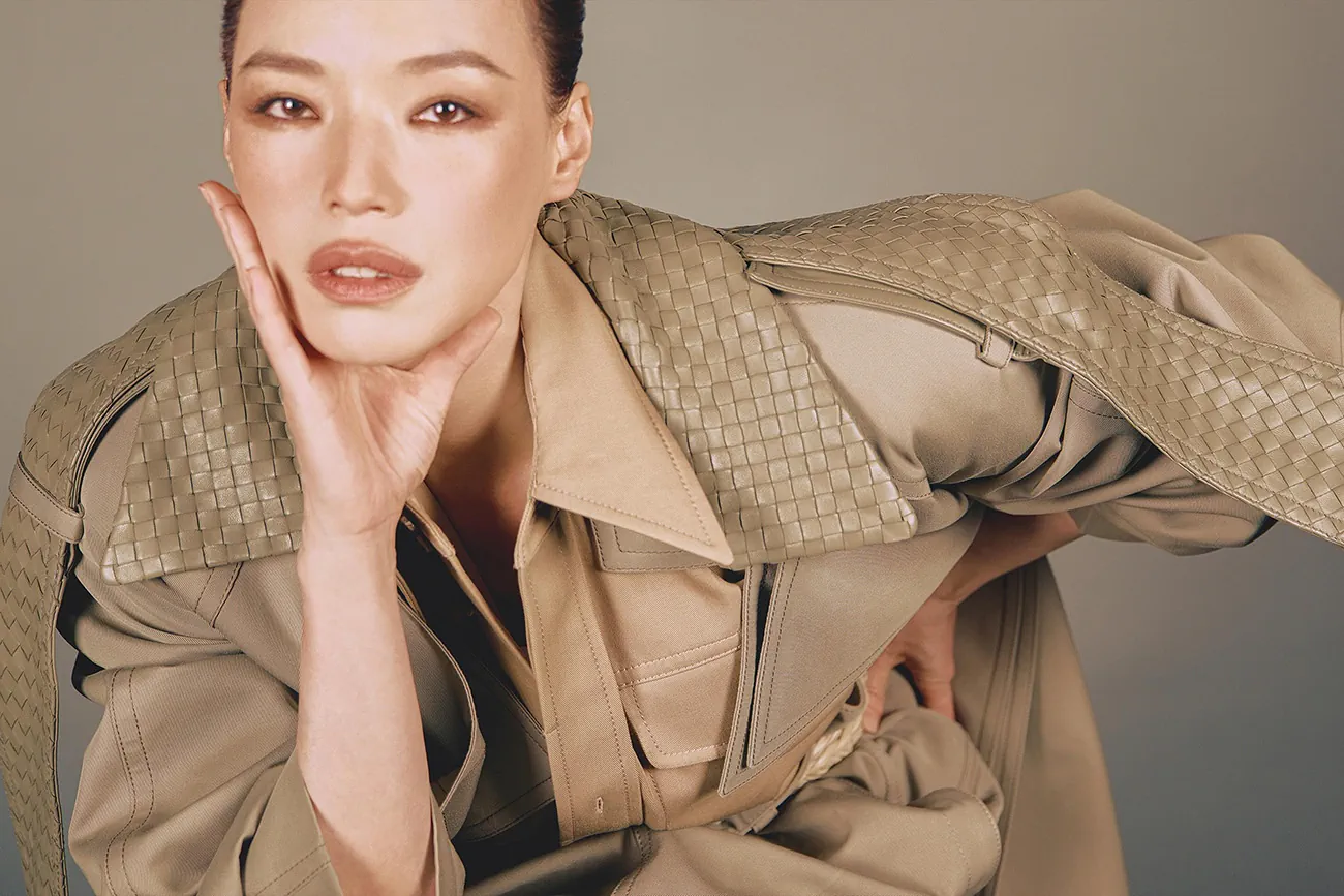 Vogue Trung Quốc 11/2025: Thư Kỳ chụp bởi Nick Yang Vogue Trung Quốc 11/2025: Thư Kỳ chụp bởi Nick Yang