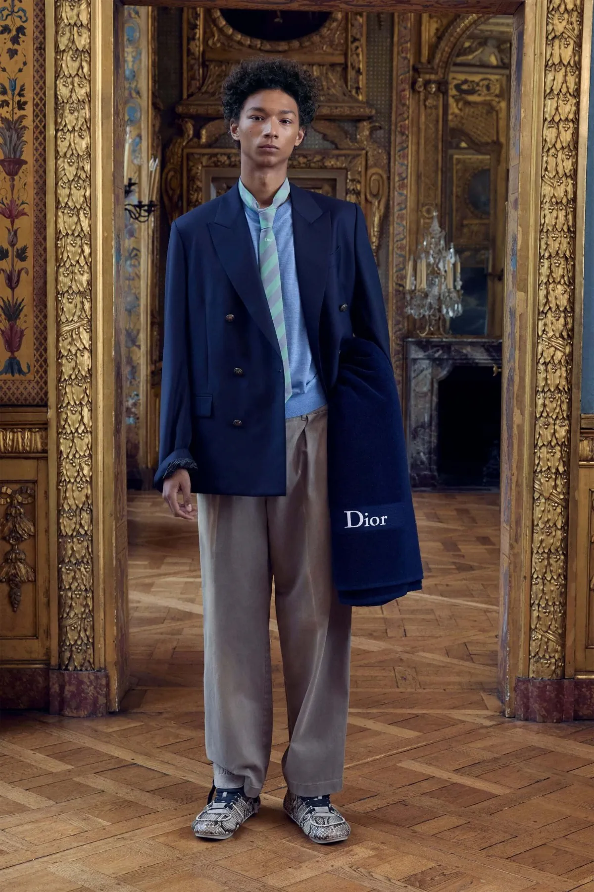Dior Men Pre-Fall 2026: Ngôn ngữ thời trang nam mới của Jonathan Anderson