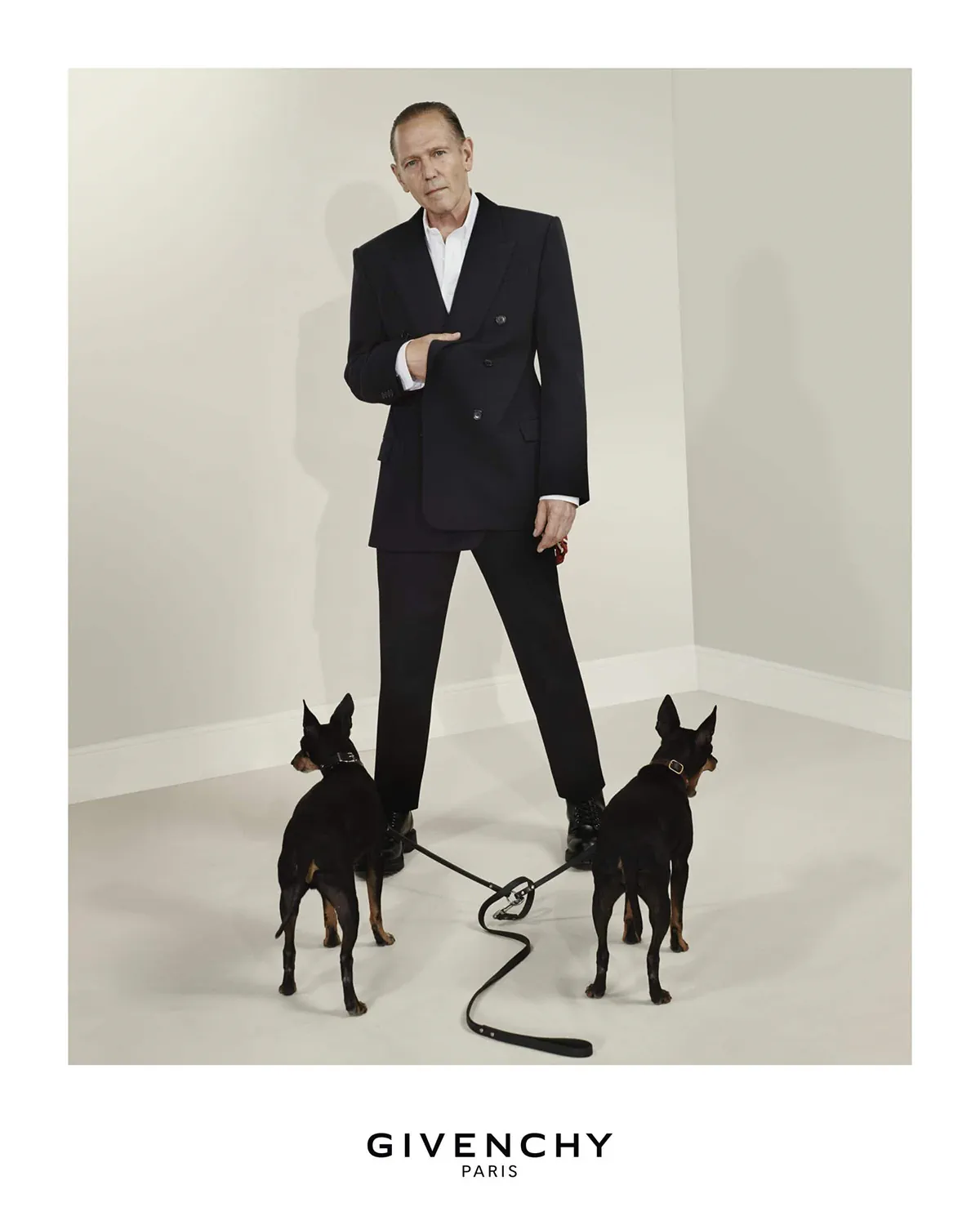 Chiến dịch quảng cáo Givenchy Resort 2026 khai thác chiều sâu cảm xúc từ những bức chân dung