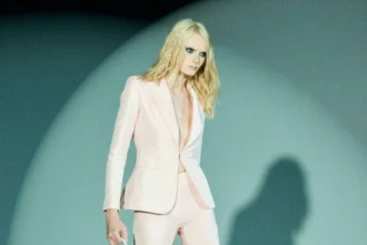 Gucci Pre-Fall 2026: Demna hồi sinh tinh thần Tom Ford