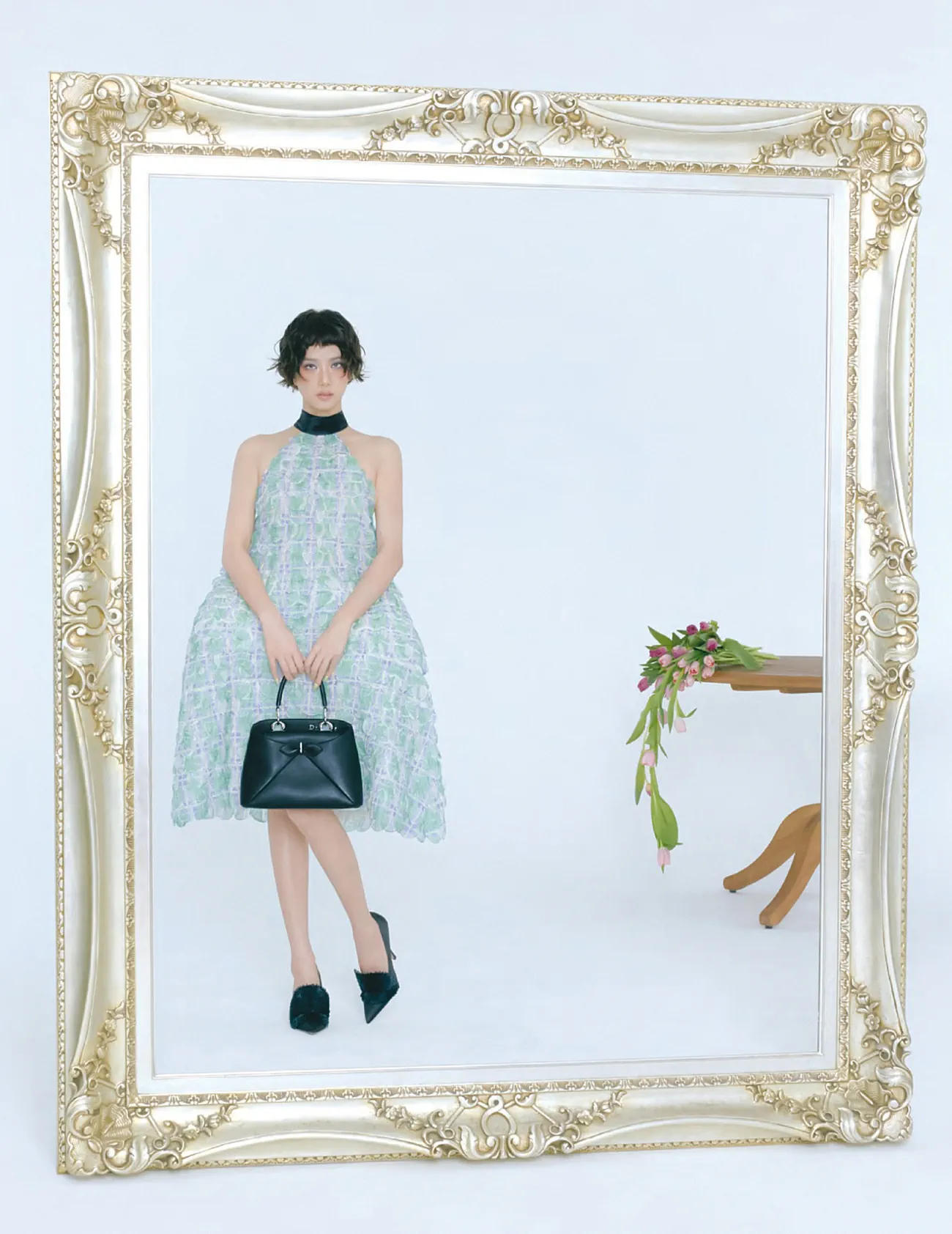 Elle Hàn Quốc 12/2025: Jisoo (Blackpink) mặc Dior, chụp bởi An Sangmi