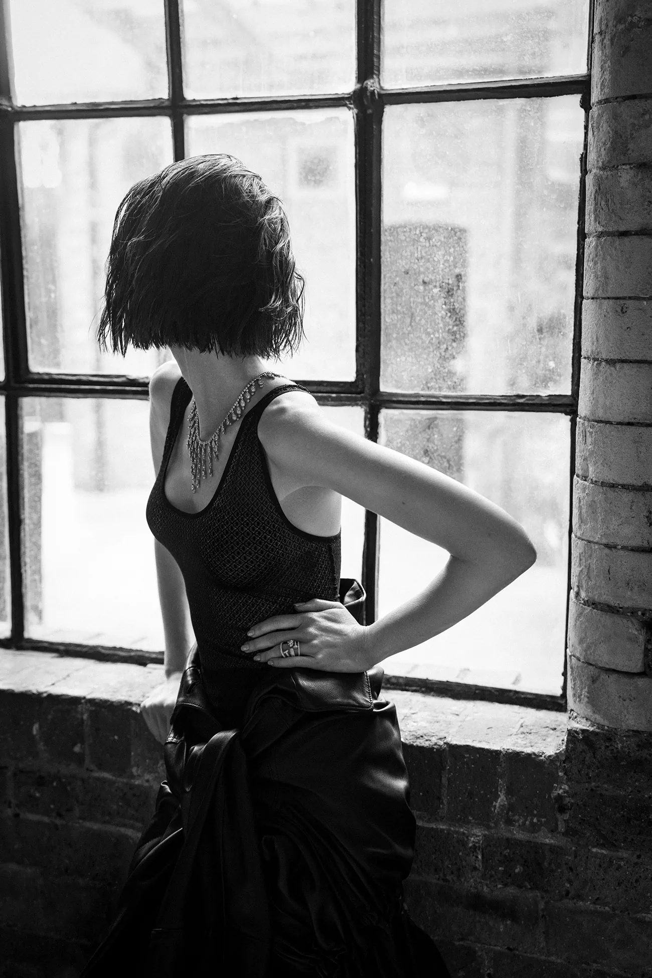 Elle Tây Ban Nha 12/2025: Lily Collins chụp bởi Juankr Elle Tây Ban Nha 12/2025: Lily Collins chụp bởi Juankr