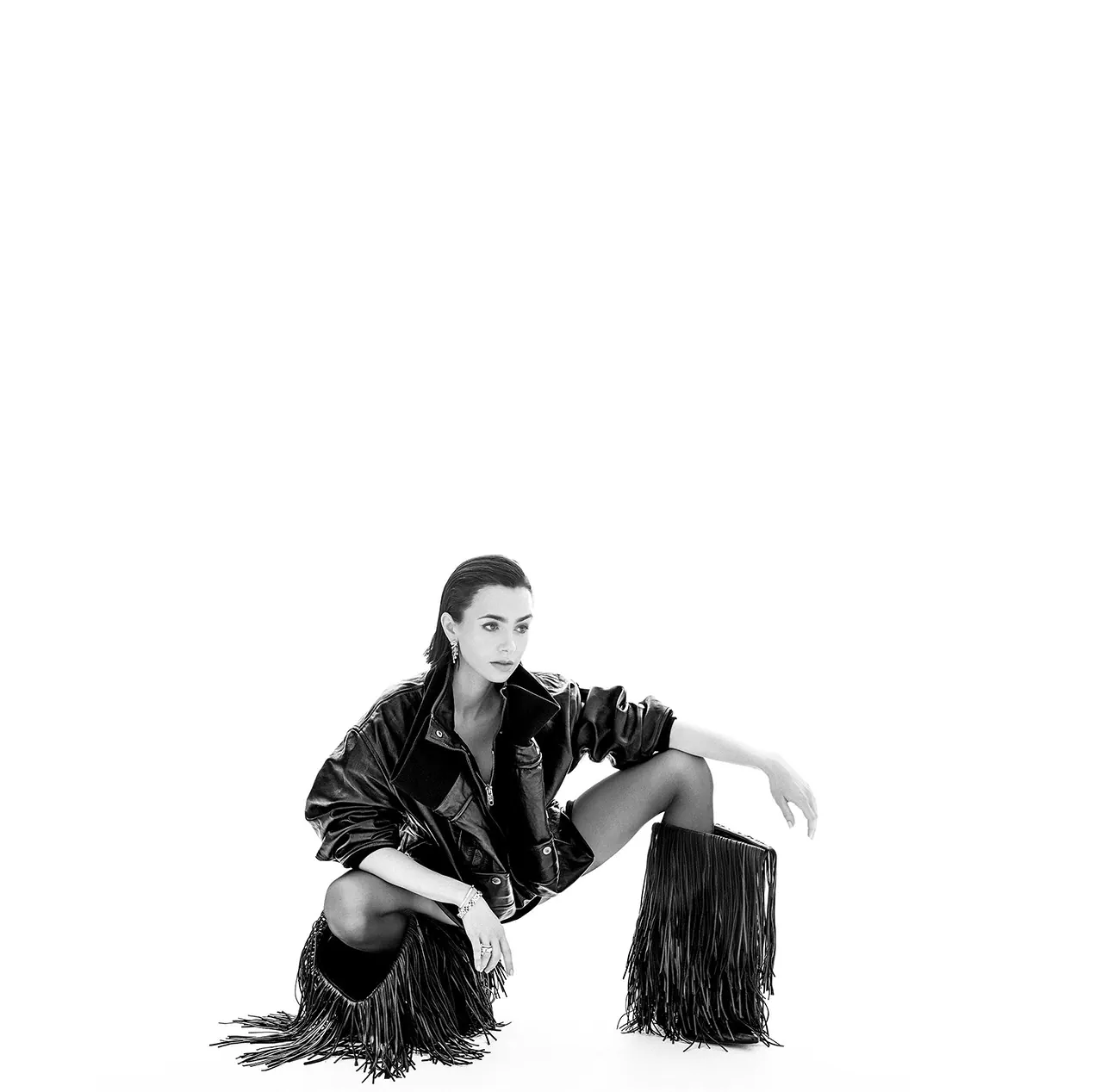 Elle Tây Ban Nha 12/2025: Lily Collins chụp bởi Juankr Elle Tây Ban Nha 12/2025: Lily Collins chụp bởi Juankr