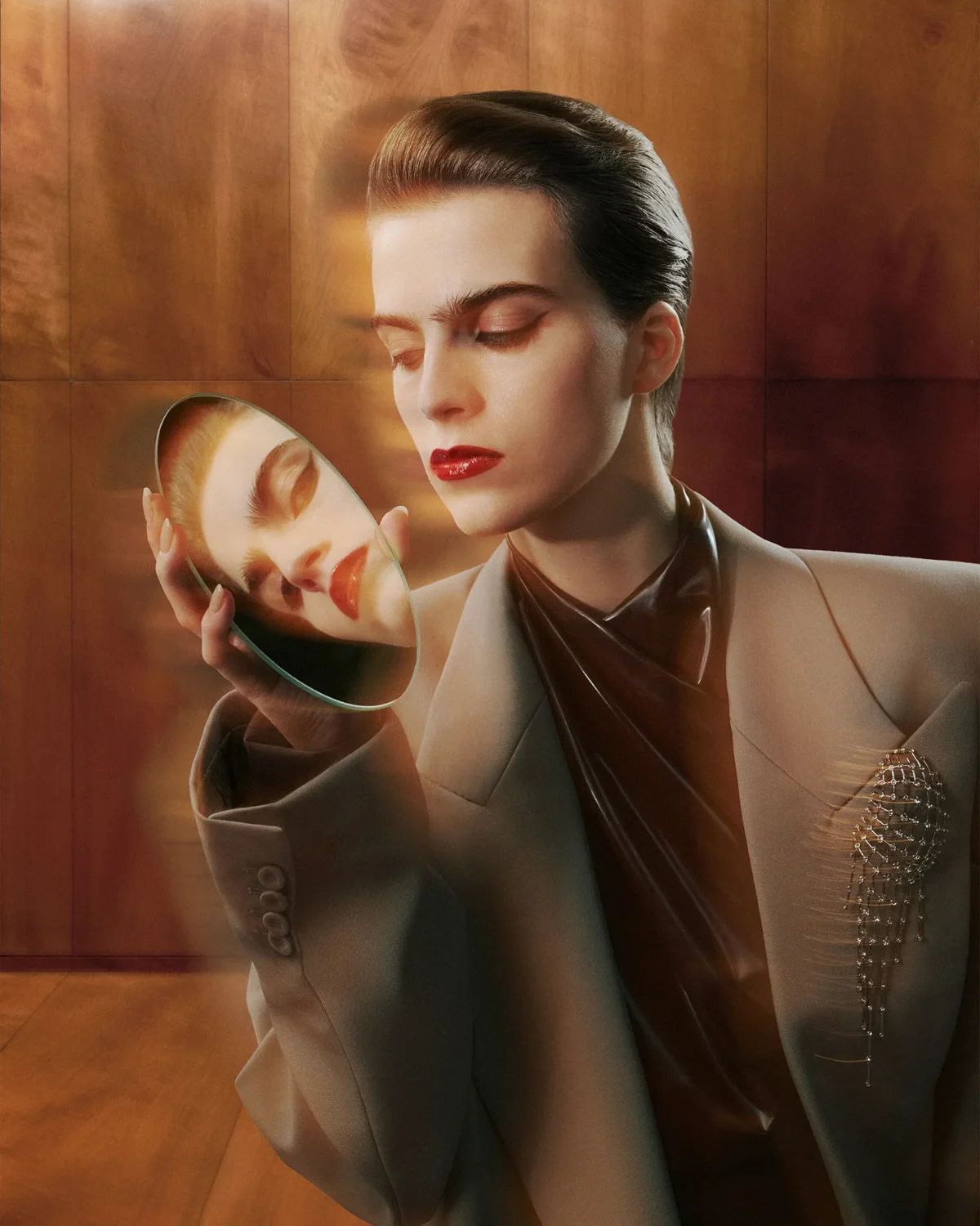 Miguel Castro Freitas ra mắt chiến dịch quảng cáo đầu tiên tại Mugler Miguel Castro Freitas ra mắt chiến dịch quảng cáo đầu tiên tại Mugler