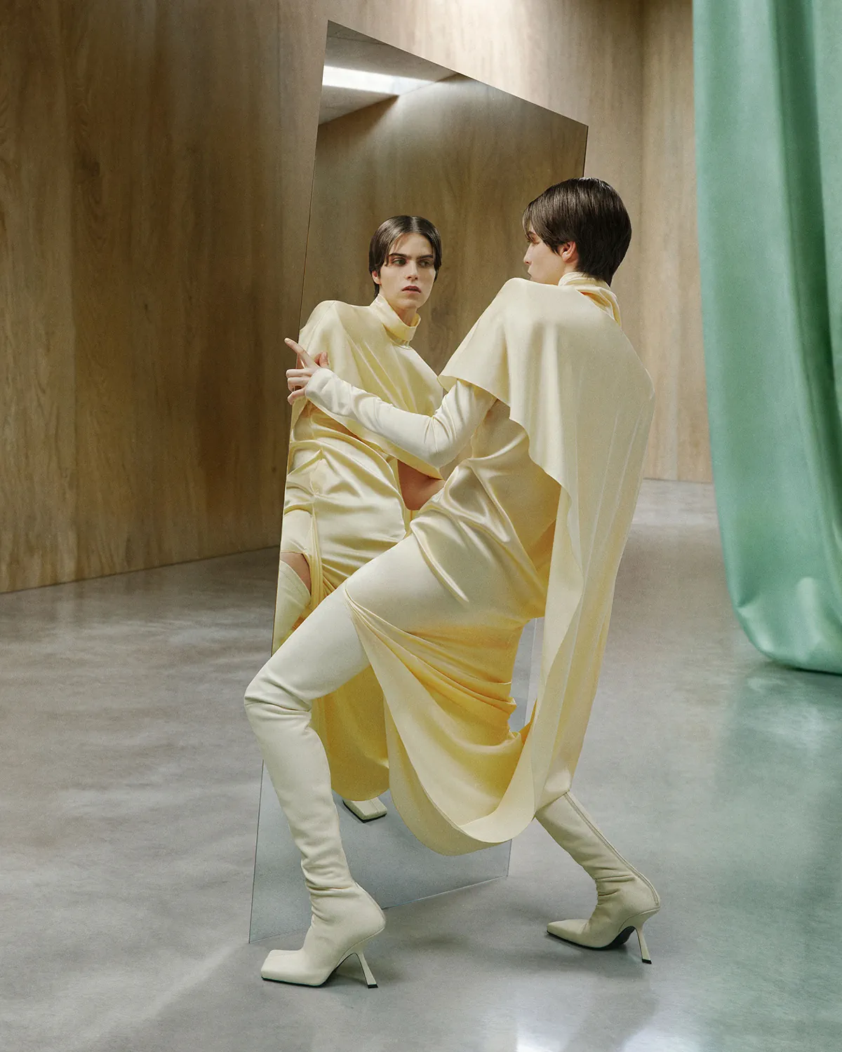 Miguel Castro Freitas ra mắt chiến dịch quảng cáo đầu tiên tại Mugler Miguel Castro Freitas ra mắt chiến dịch quảng cáo đầu tiên tại Mugler