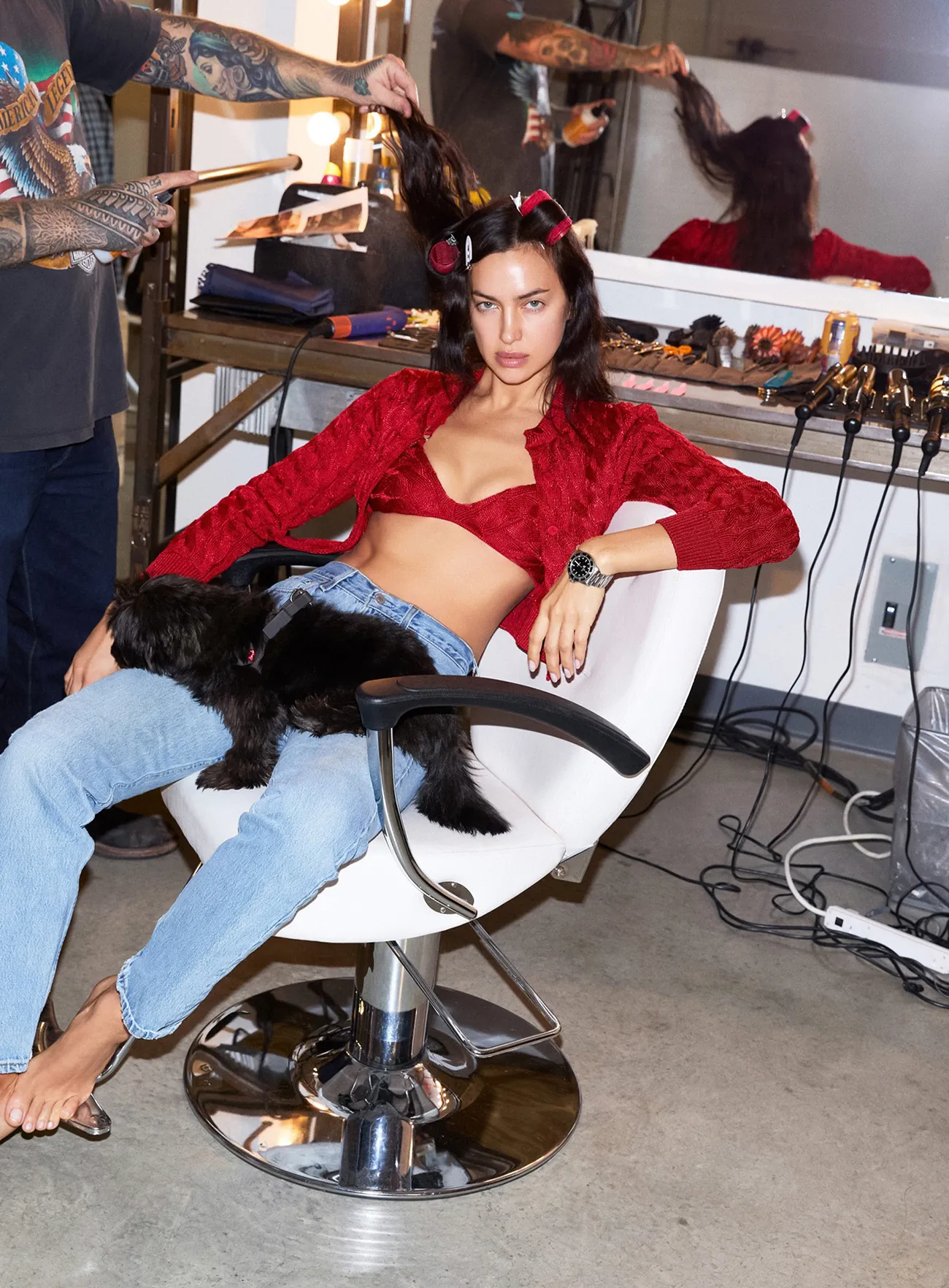 Vogue Pháp 12/2025-01/2026: Mona Tougaard và Irina Shayk chụp bởi Carin Backoff