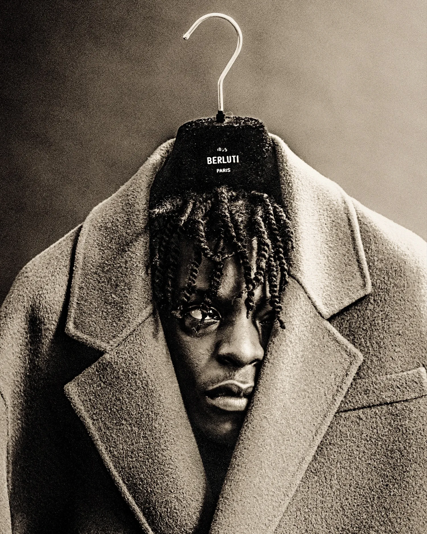 Những bức ảnh thời trang đoạt giải thưởng World Photo Annual 2025 của reFocus