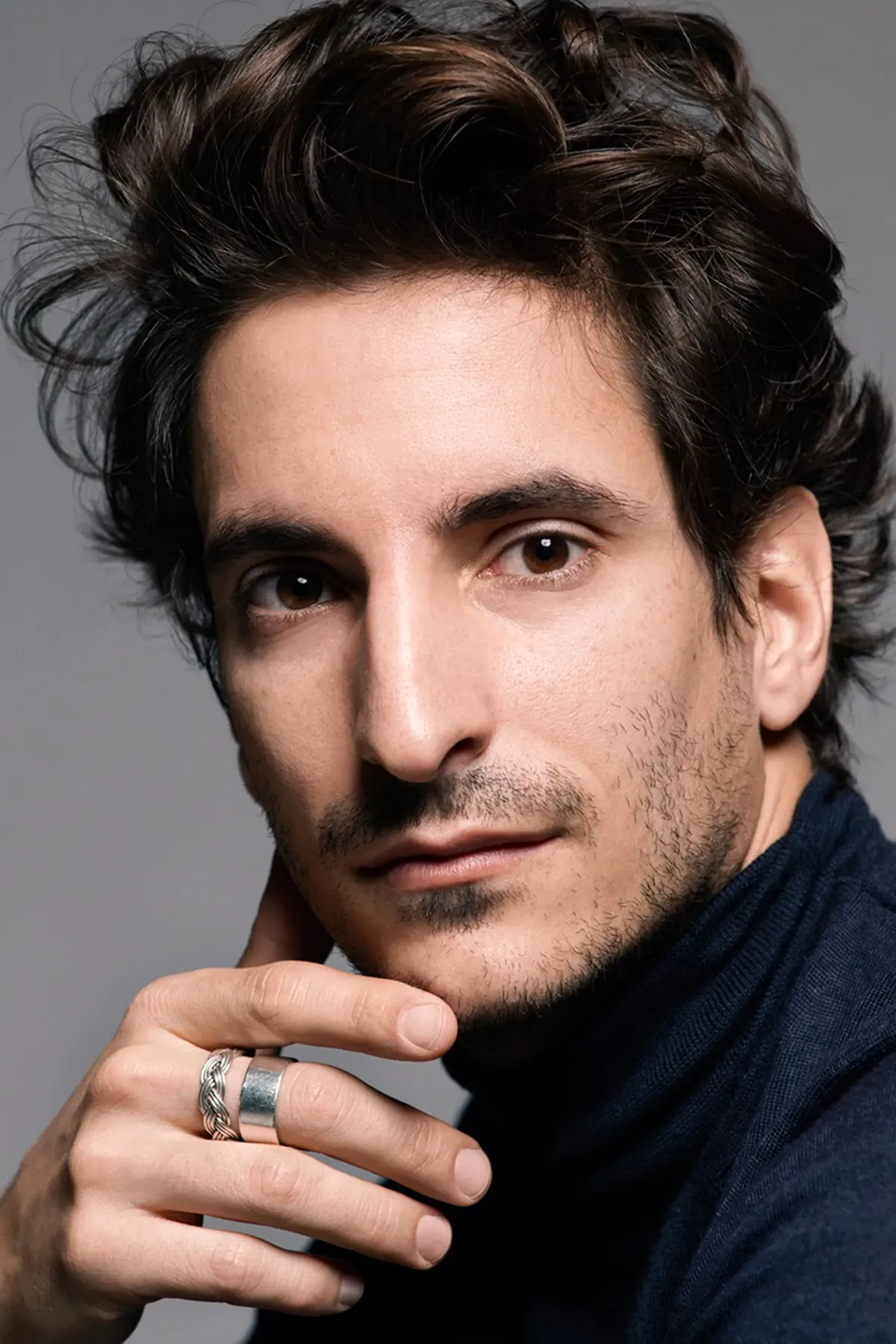 Prada hoàn tất mua lại Versace: Tương lai nào cho thương hiệu di sản Ý? Prada hoàn tất mua lại Versace: Tương lai nào thương hiệu di sản Ý?