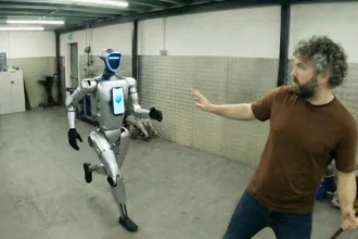 Robot bắn người sau khi bị “thao túng tâm lý”