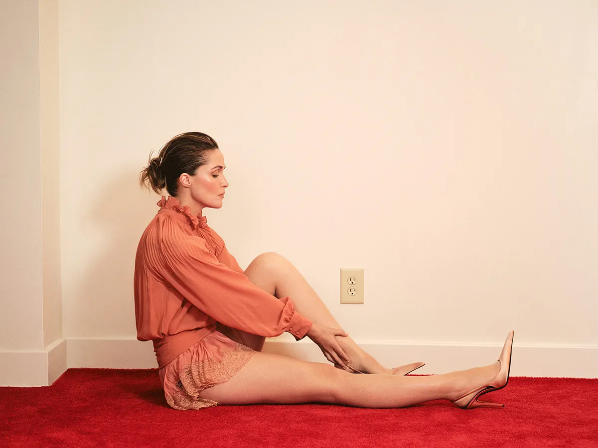 Elle US 12/2025-01/2026: Rose Byrne chụp bởi Zoey Grossman