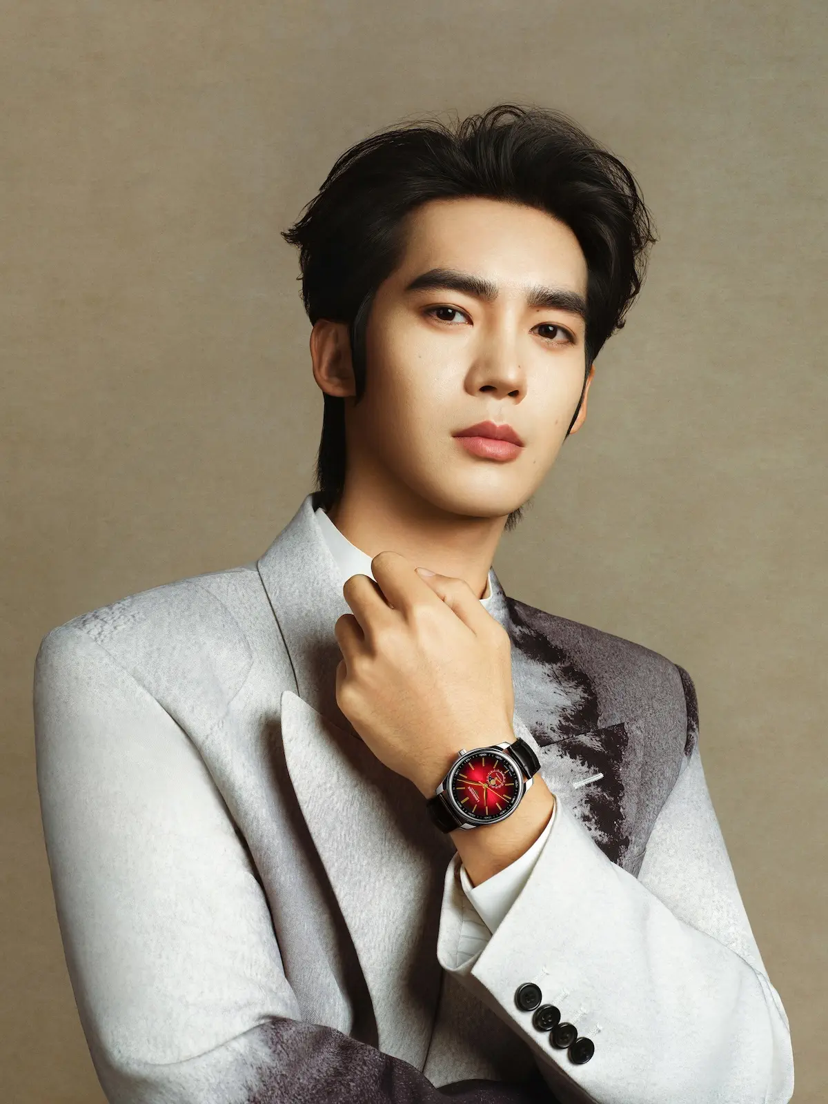 Vu Thích là Đại sứ Thanh lịch của Longines