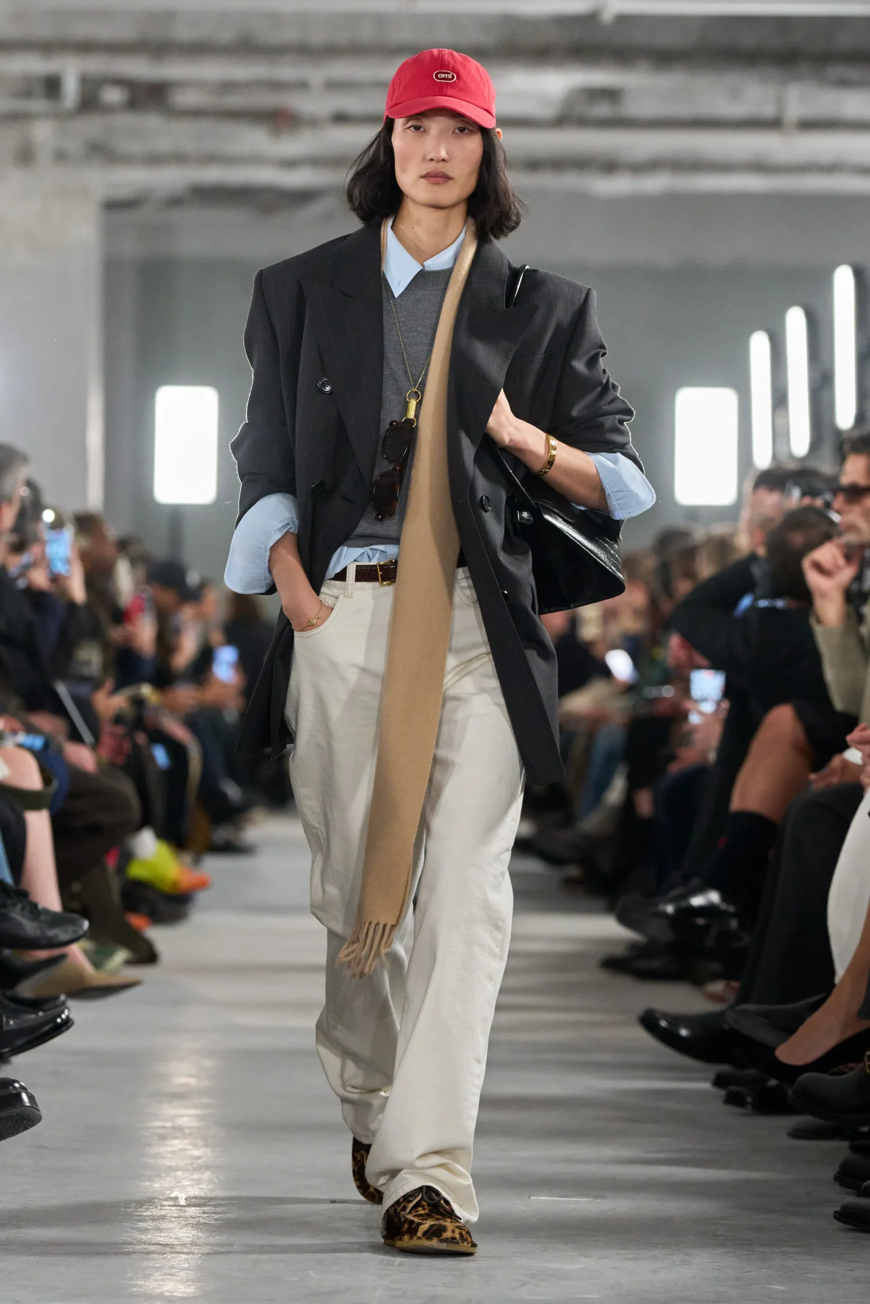 AMI Paris Thu-Đông 2026