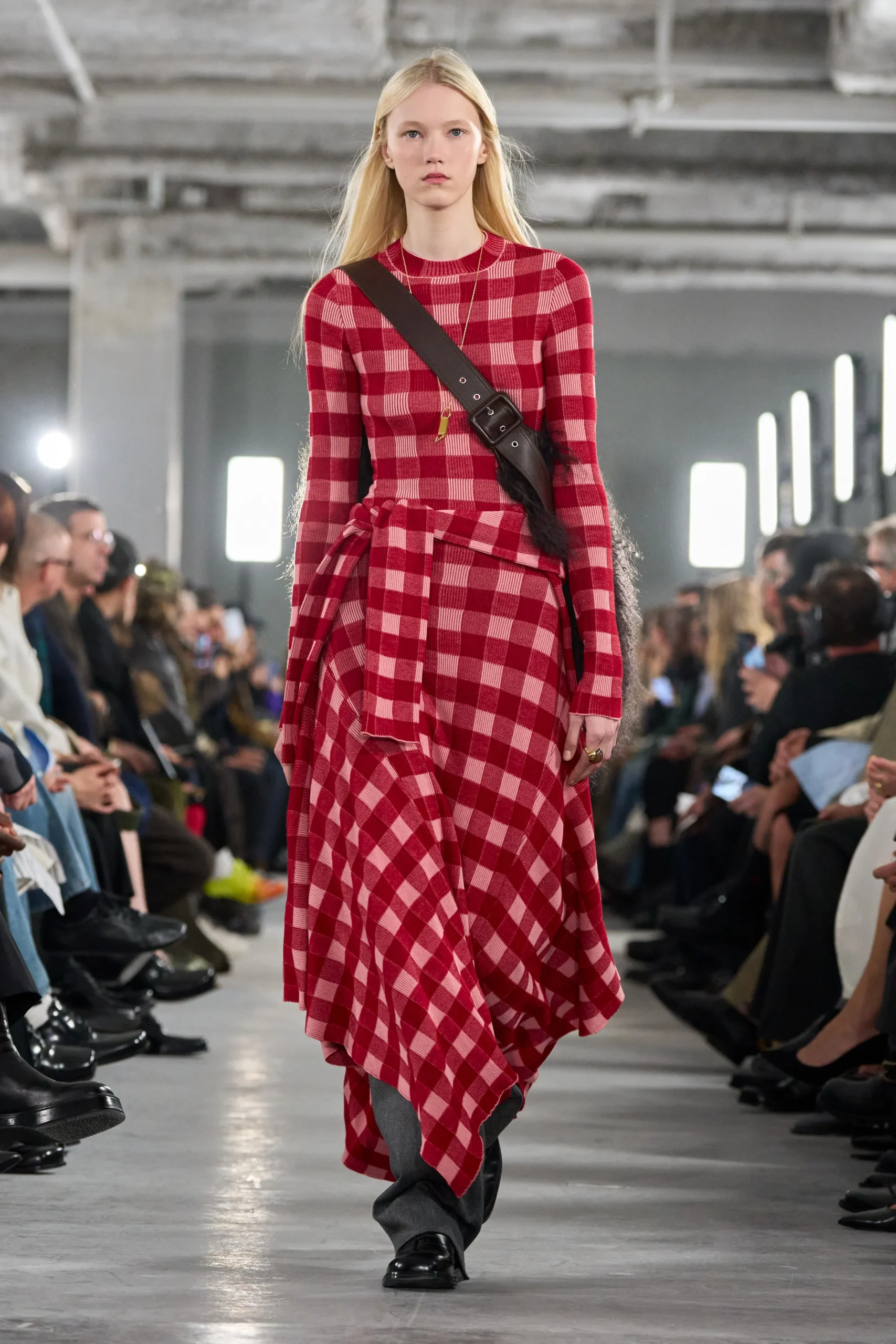 AMI Paris Thu-Đông 2026