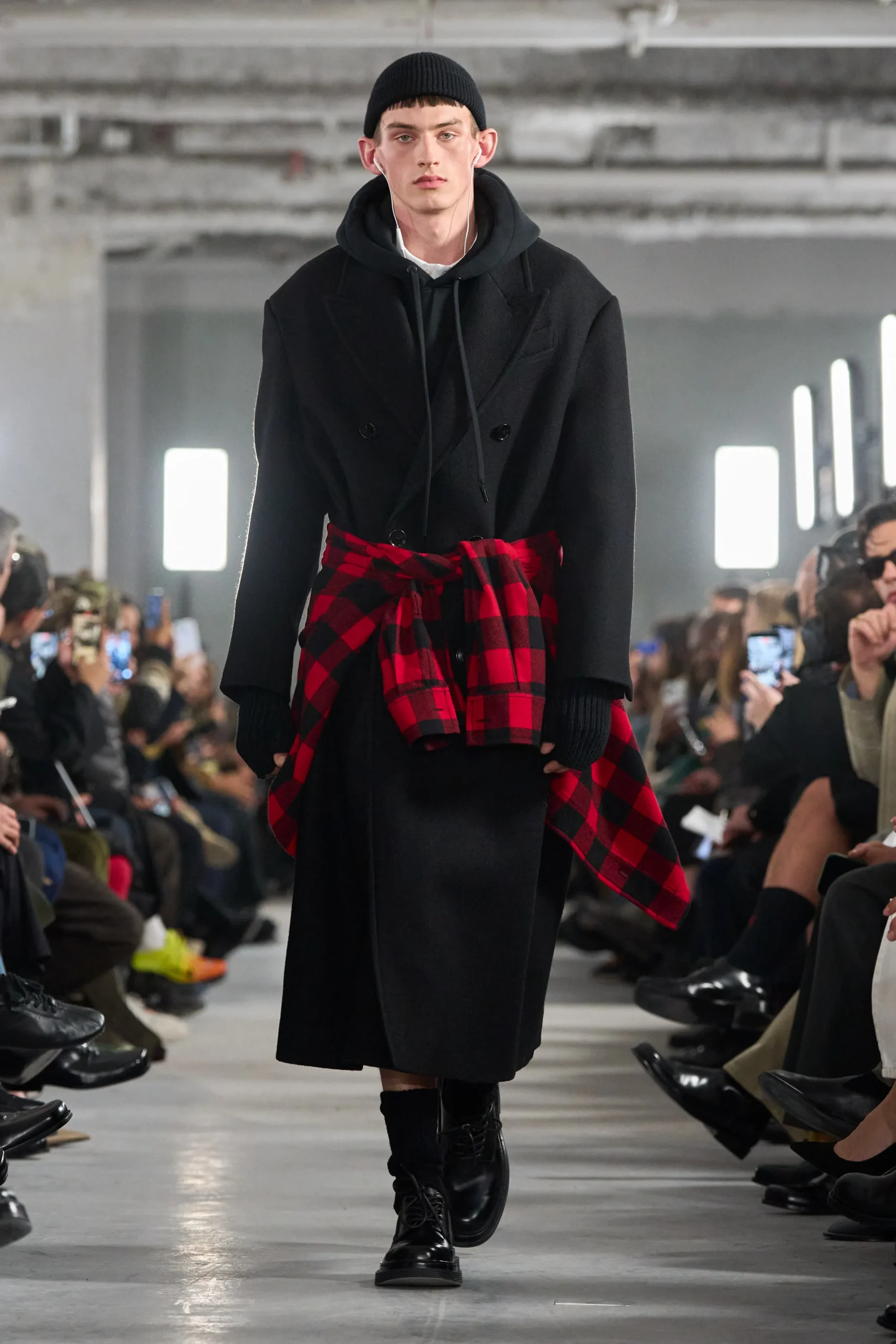 AMI Paris Thu-Đông 2026