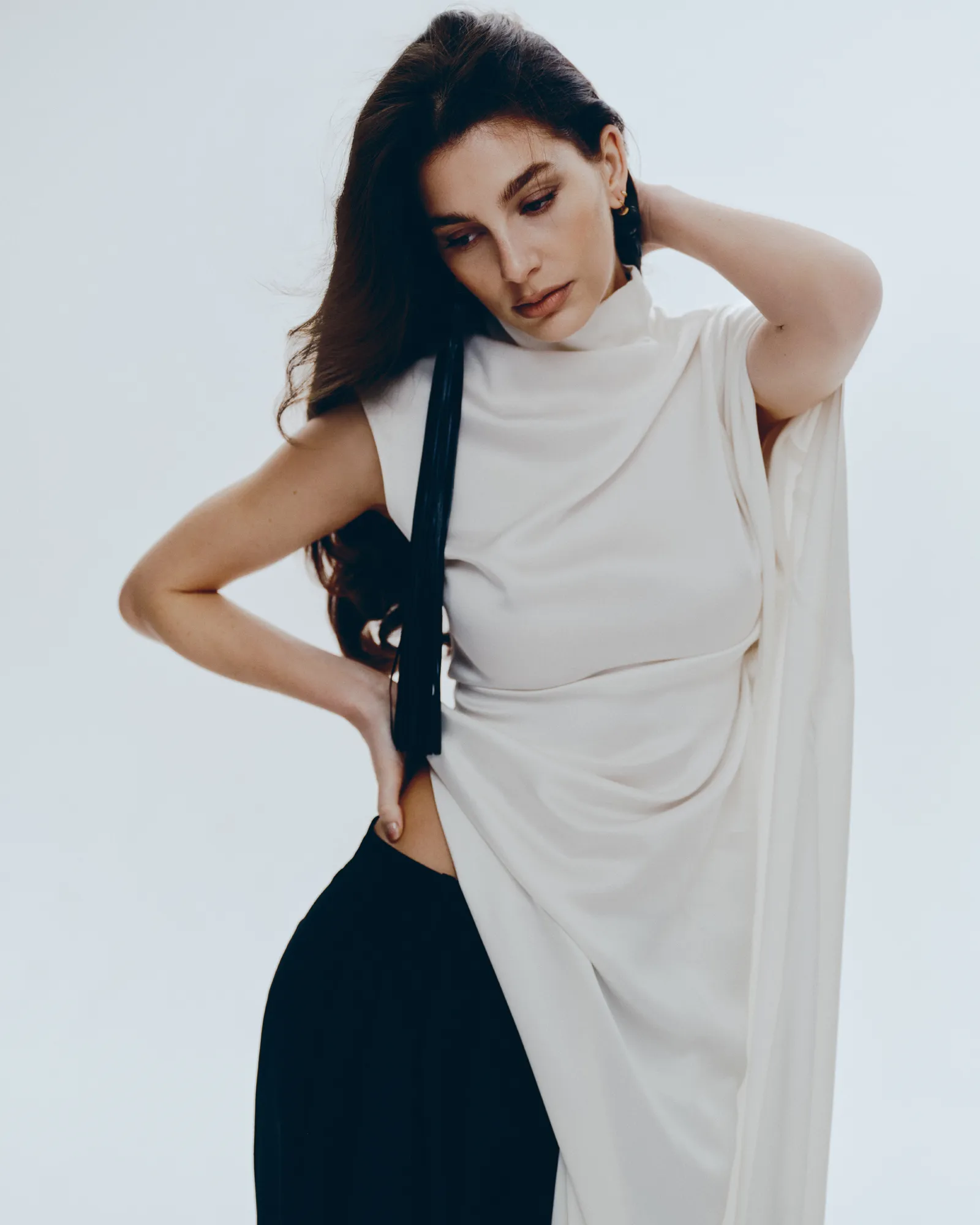 The Sunday Times Style 11/01/2026: Camila Morrone chụp bởi Charlotte Hadden