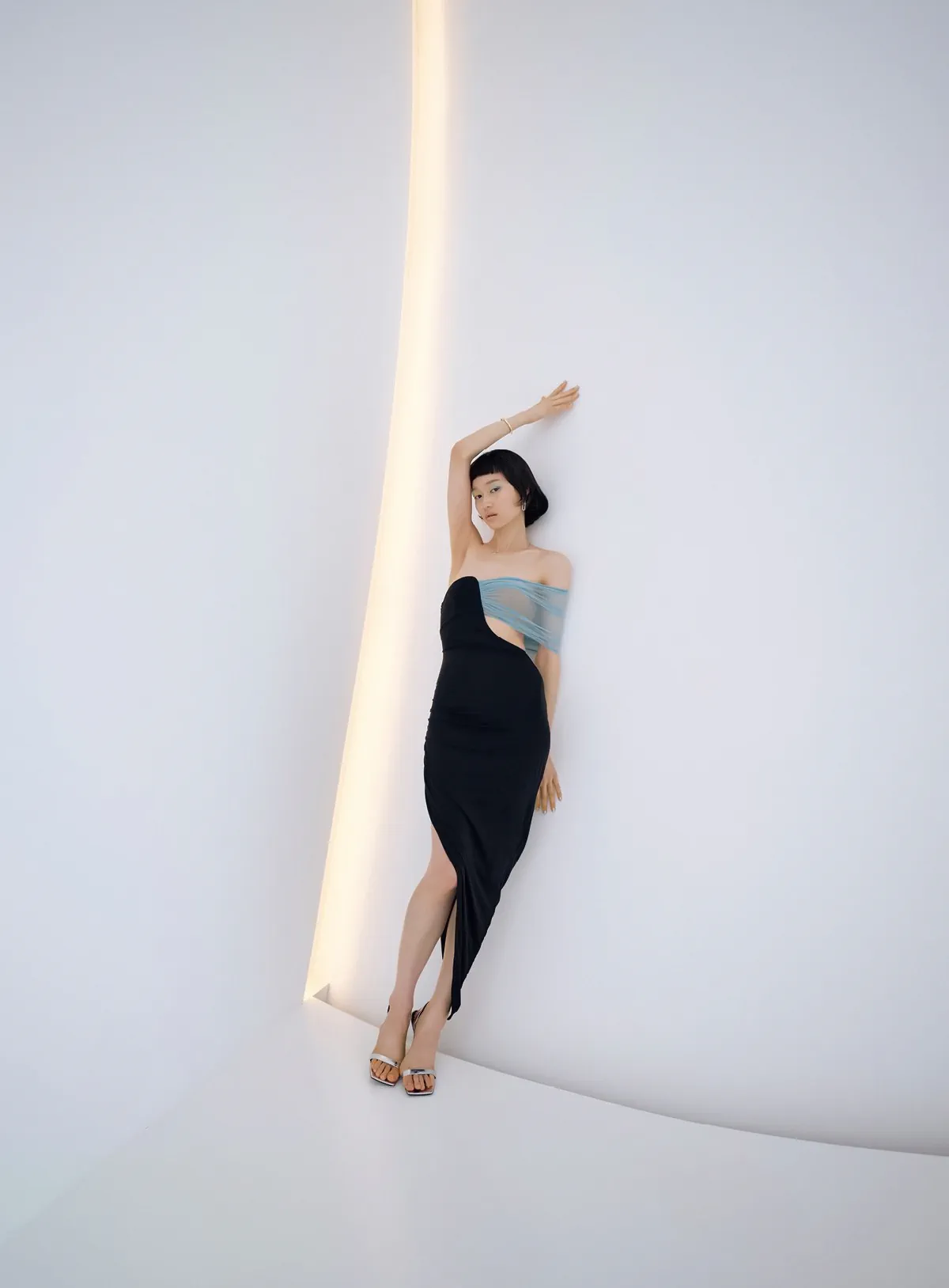 Vogue Nhật Bản 01/2026: Chloe Oh chụp bởi Fumiko Imano Vogue Nhật Bản 01/2026: Chloe Oh chụp bởi Fumiko Imano