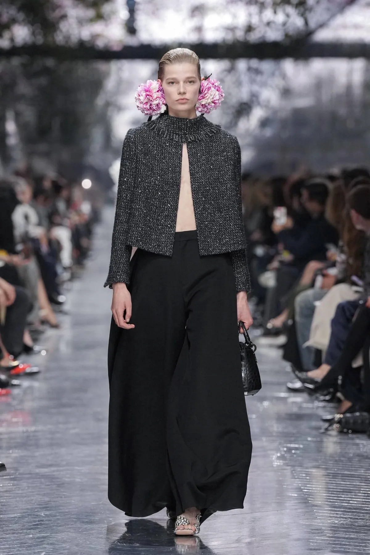 Christian Dior Haute Couture Xuân-Hè 2026: Vì sao thời trang cao cấp vẫn tồn tại? Christian Dior Haute Couture Xuân-Hè 2026