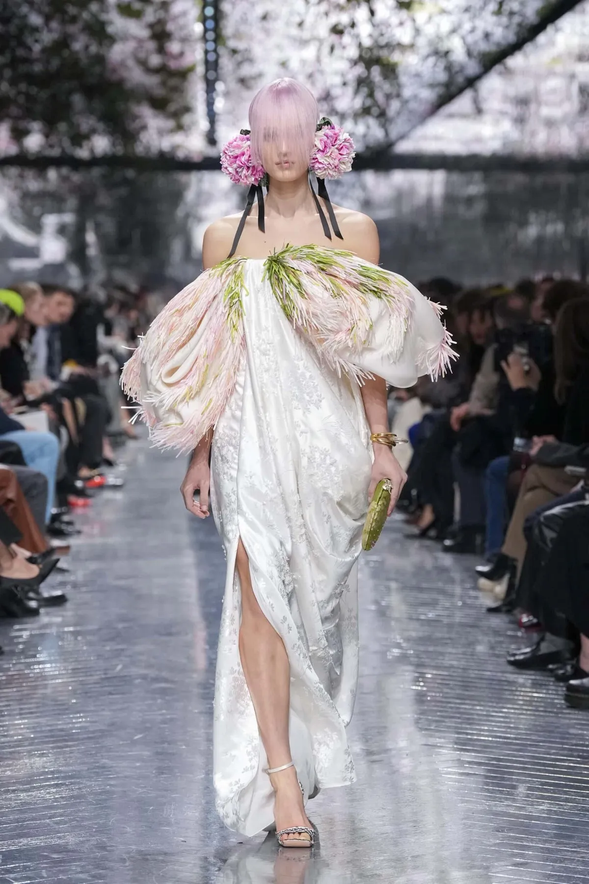 Christian Dior Haute Couture Xuân-Hè 2026: Vì sao thời trang cao cấp vẫn tồn tại? Christian Dior Haute Couture Xuân-Hè 2026