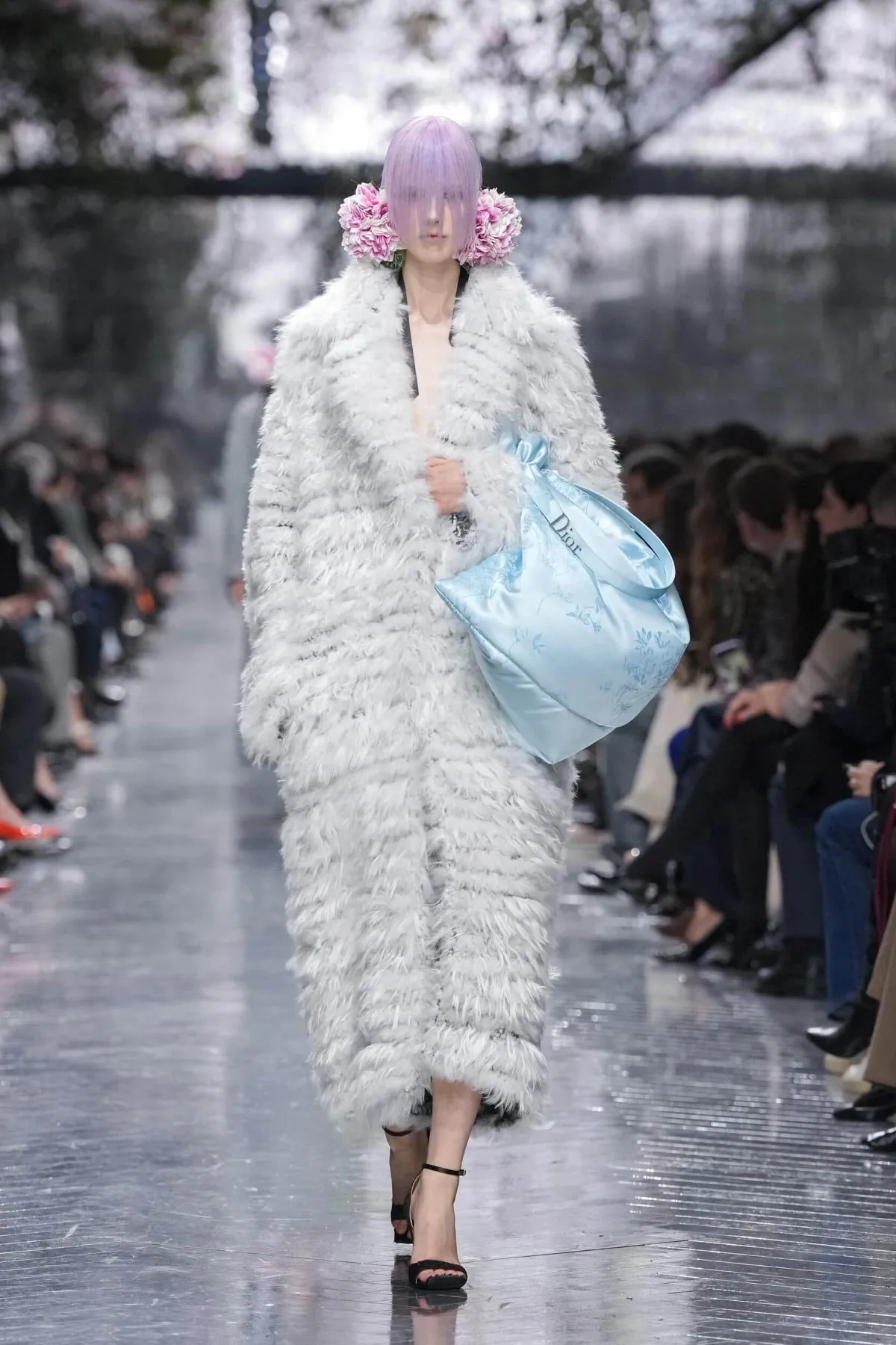 Christian Dior Haute Couture Xuân-Hè 2026: Vì sao thời trang cao cấp vẫn tồn tại? Christian Dior Haute Couture Xuân-Hè 2026