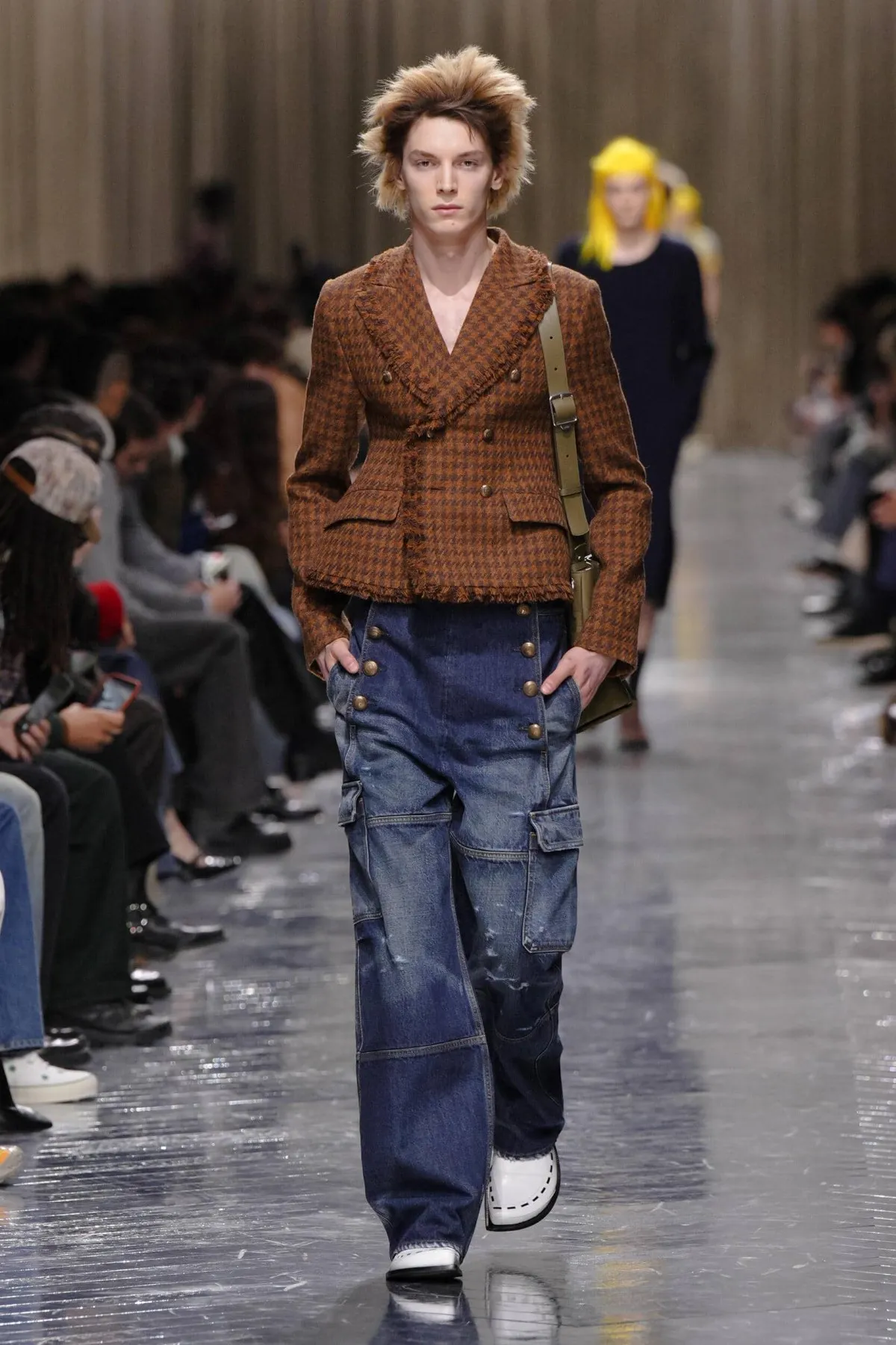 Dior Men Thu-Đông 2026: Cú va chạm thú vị giữa hai tư duy đối lập Dior Men Thu-Đông 2026 - Paris Fashion Week Men's