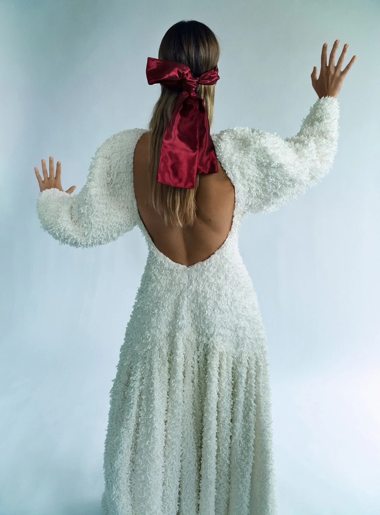 Vogue Anh 01/2026: Margot Robbie chụp bởi Mikael Jansson