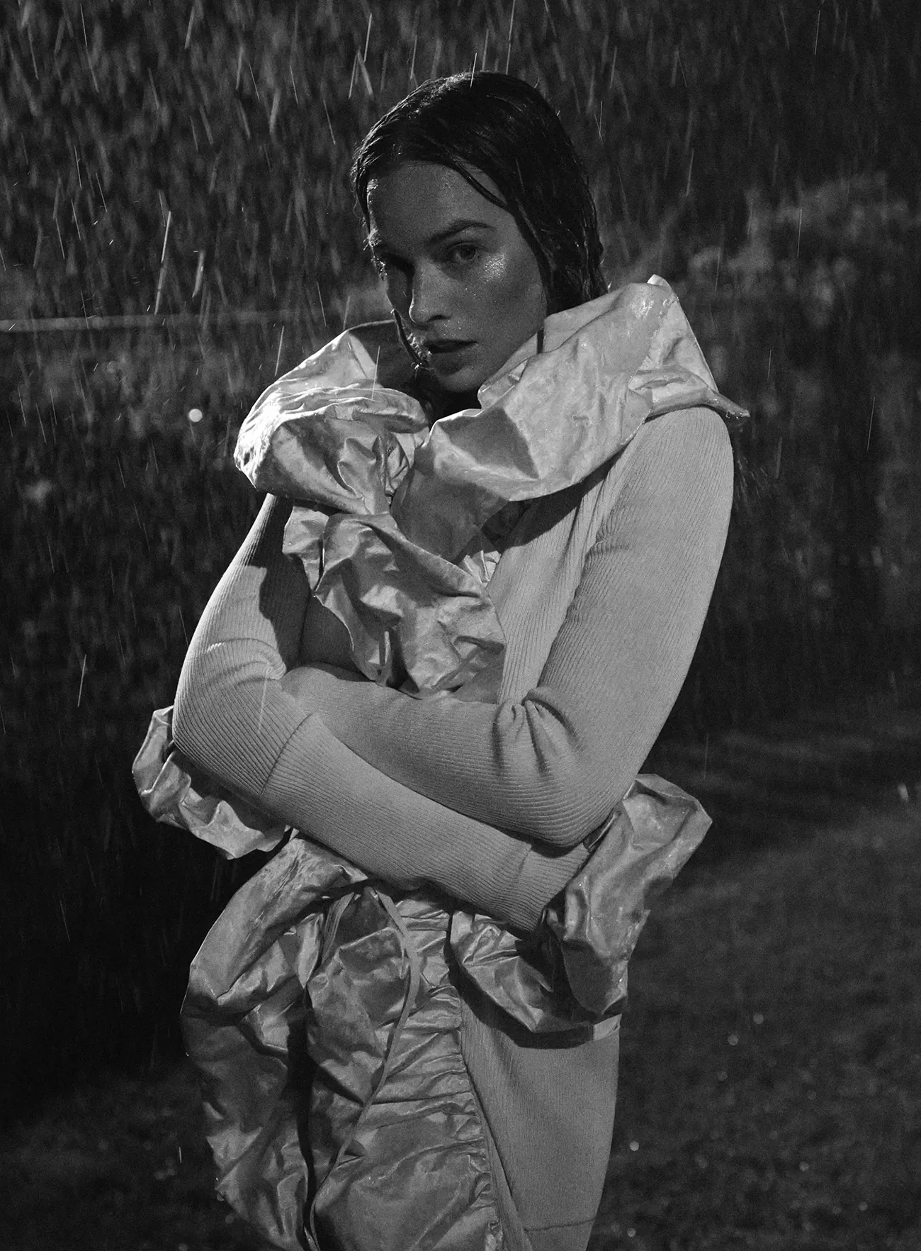 Vogue Anh 01/2026: Margot Robbie chụp bởi Mikael Jansson