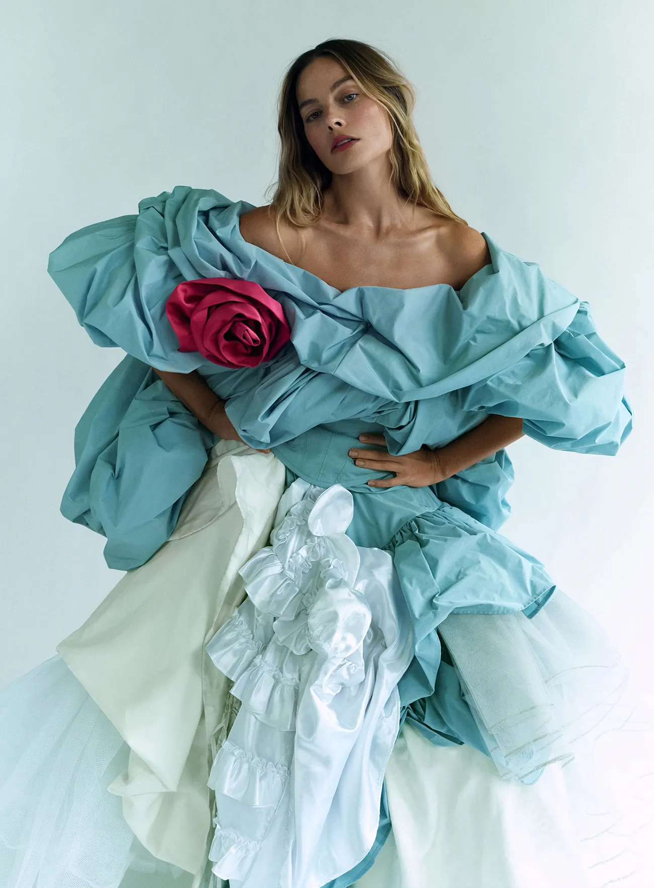 Vogue Anh 01/2026: Margot Robbie chụp bởi Mikael Jansson