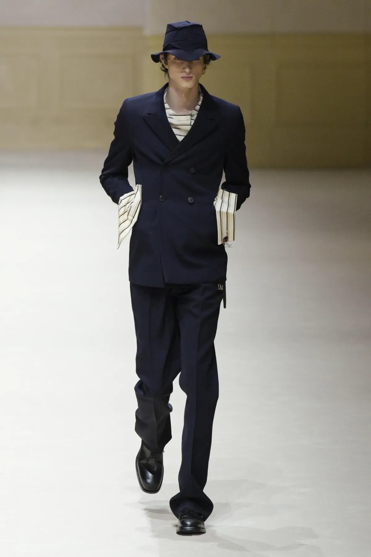 BST nam Prada Thu-Đông 2026