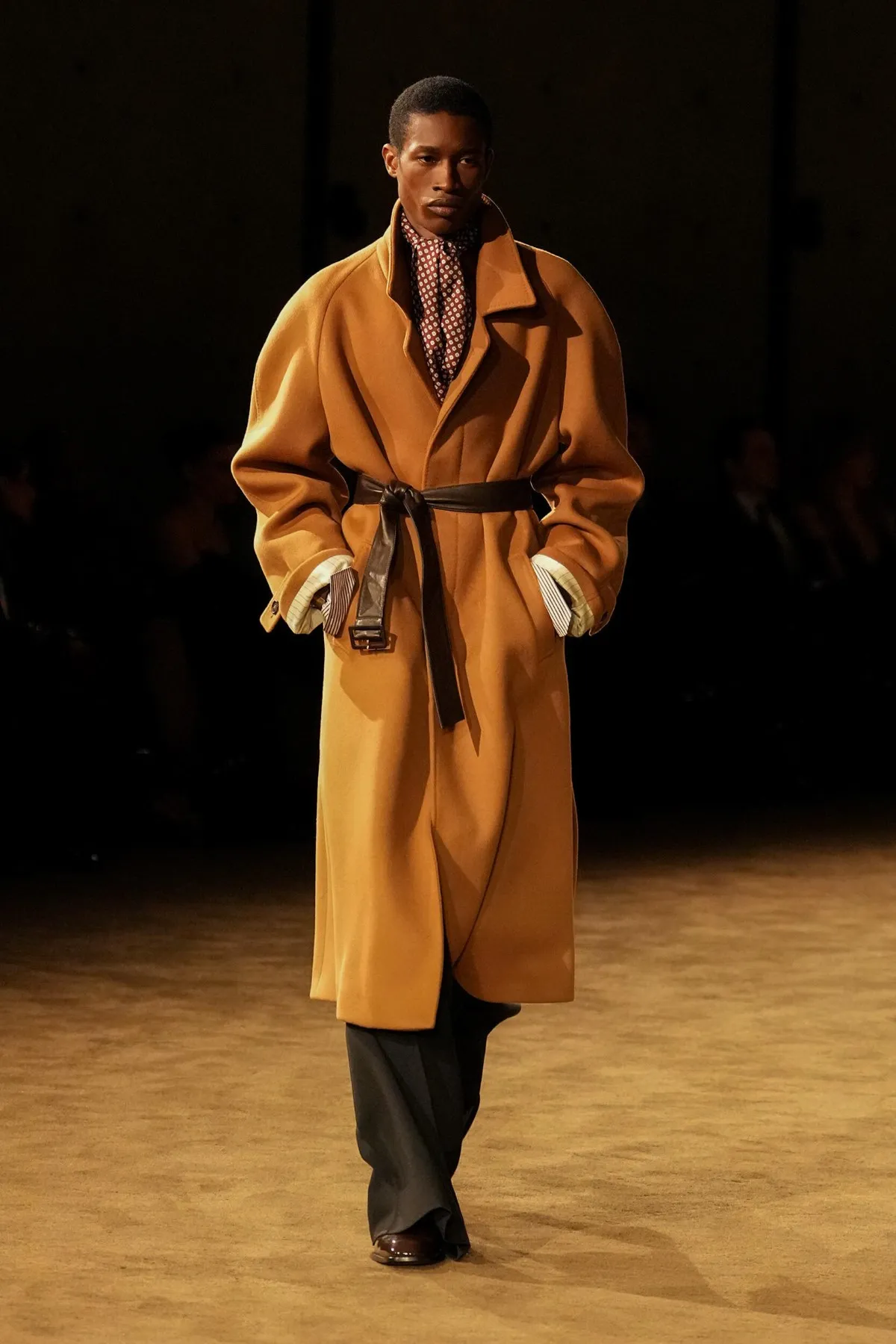 BST nam Saint Laurent Thu-Đông 2026