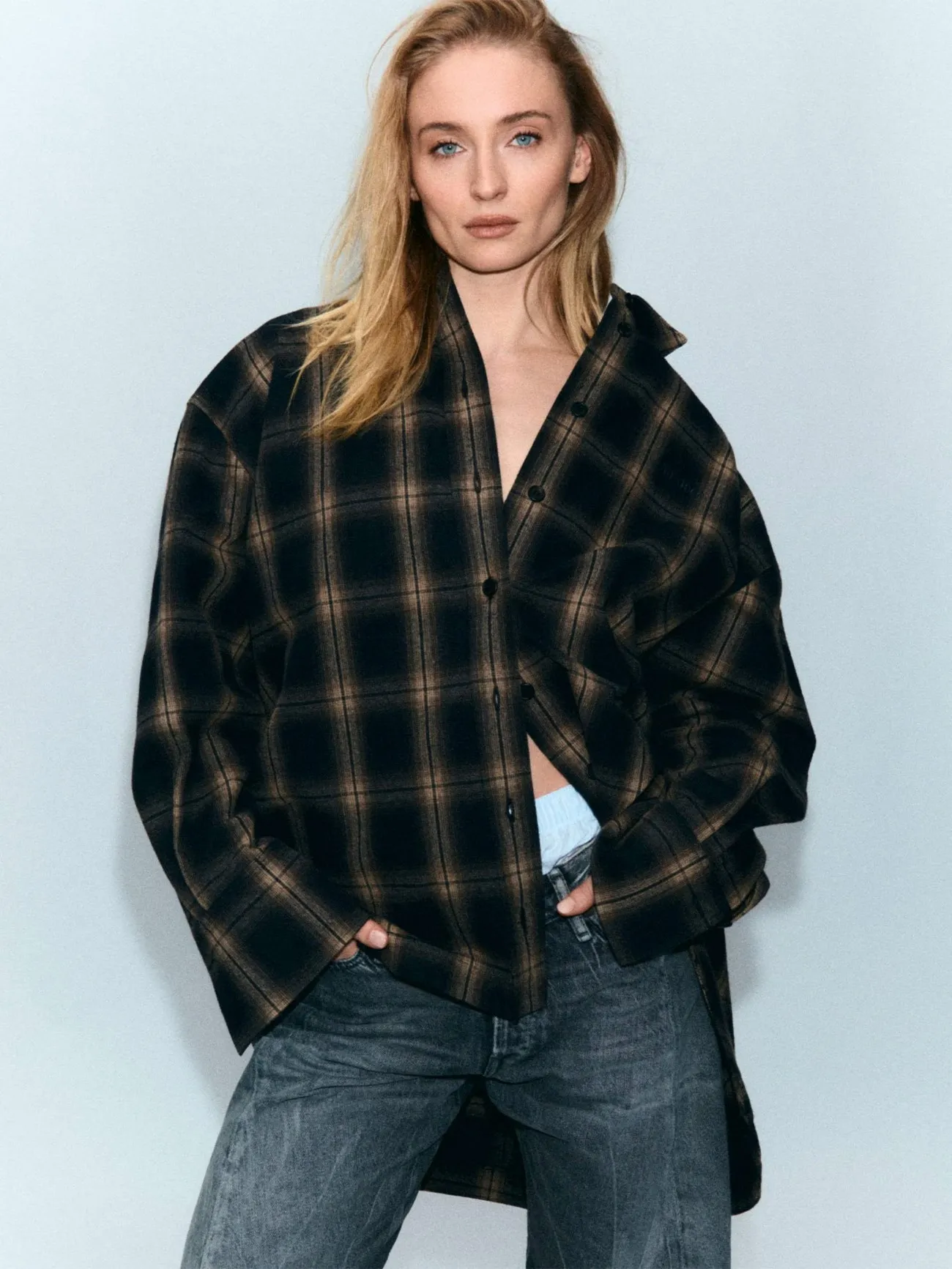 Porter Magazine 01/2026: Sophie Turner chụp bởi Benjamin Werner Porter Magazine 01/2026: Sophie Turner chụp bởi Benjamin Werner