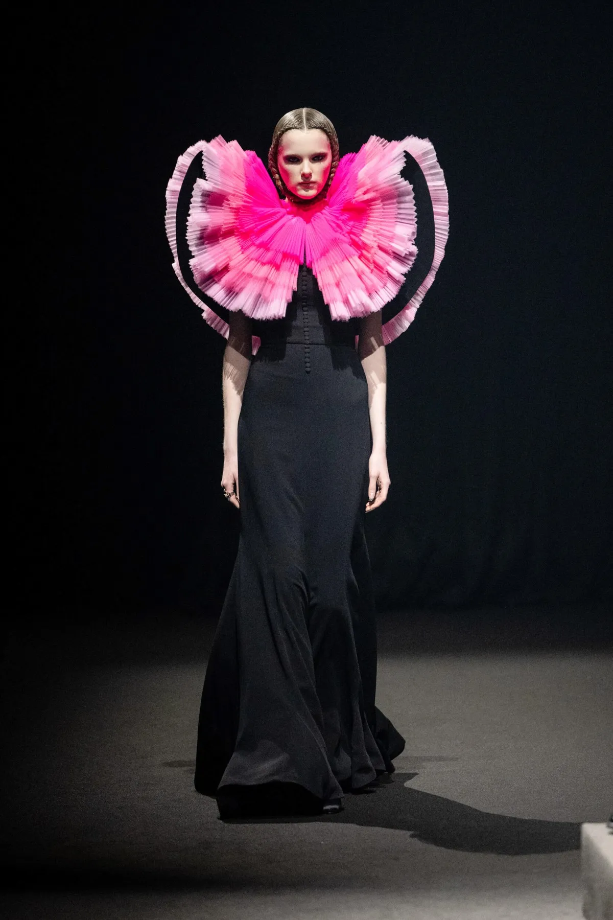Viktor & Rolf Haute Couture Xuân-Hè 2026: Cánh diều tự do Viktor & Rolf Haute Couture Xuân-Hè 2026