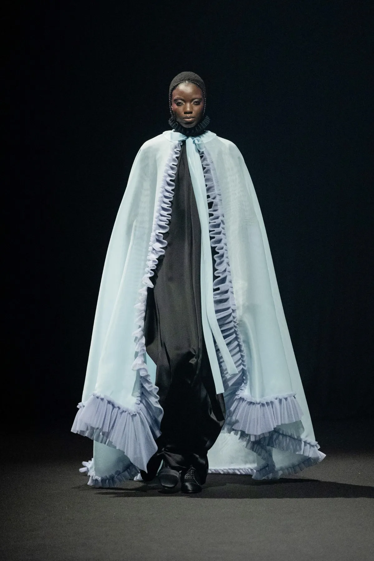 Viktor & Rolf Haute Couture Xuân-Hè 2026: Cánh diều tự do Viktor & Rolf Haute Couture Xuân-Hè 2026