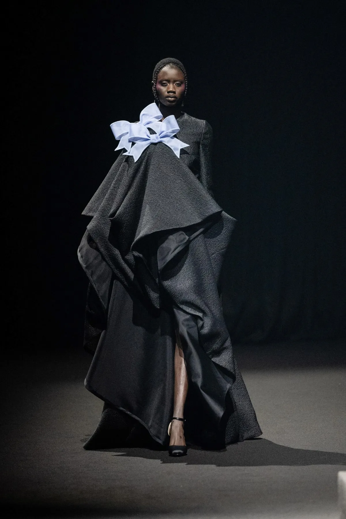 Viktor & Rolf Haute Couture Xuân-Hè 2026: Cánh diều tự do Viktor & Rolf Haute Couture Xuân-Hè 2026