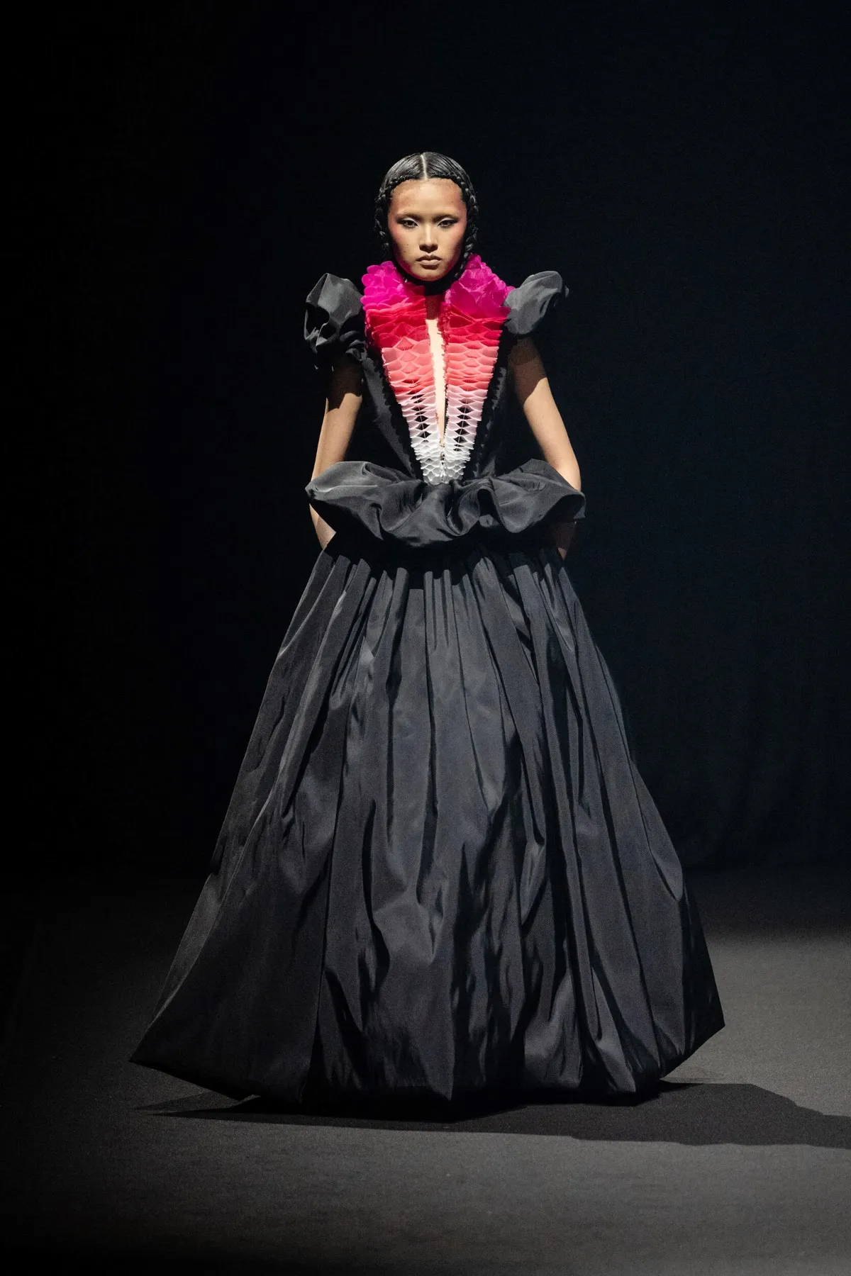Viktor & Rolf Haute Couture Xuân-Hè 2026: Cánh diều tự do Viktor & Rolf Haute Couture Xuân-Hè 2026