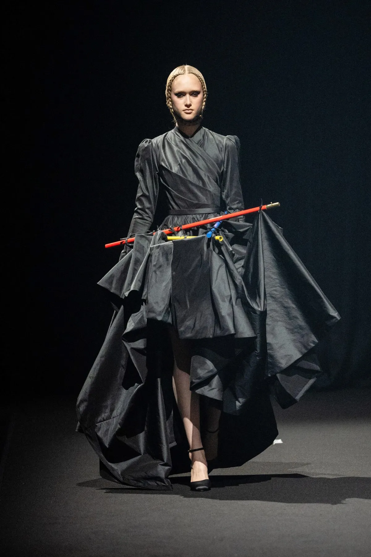 Viktor & Rolf Haute Couture Xuân-Hè 2026: Cánh diều tự do Viktor & Rolf Haute Couture Xuân-Hè 2026