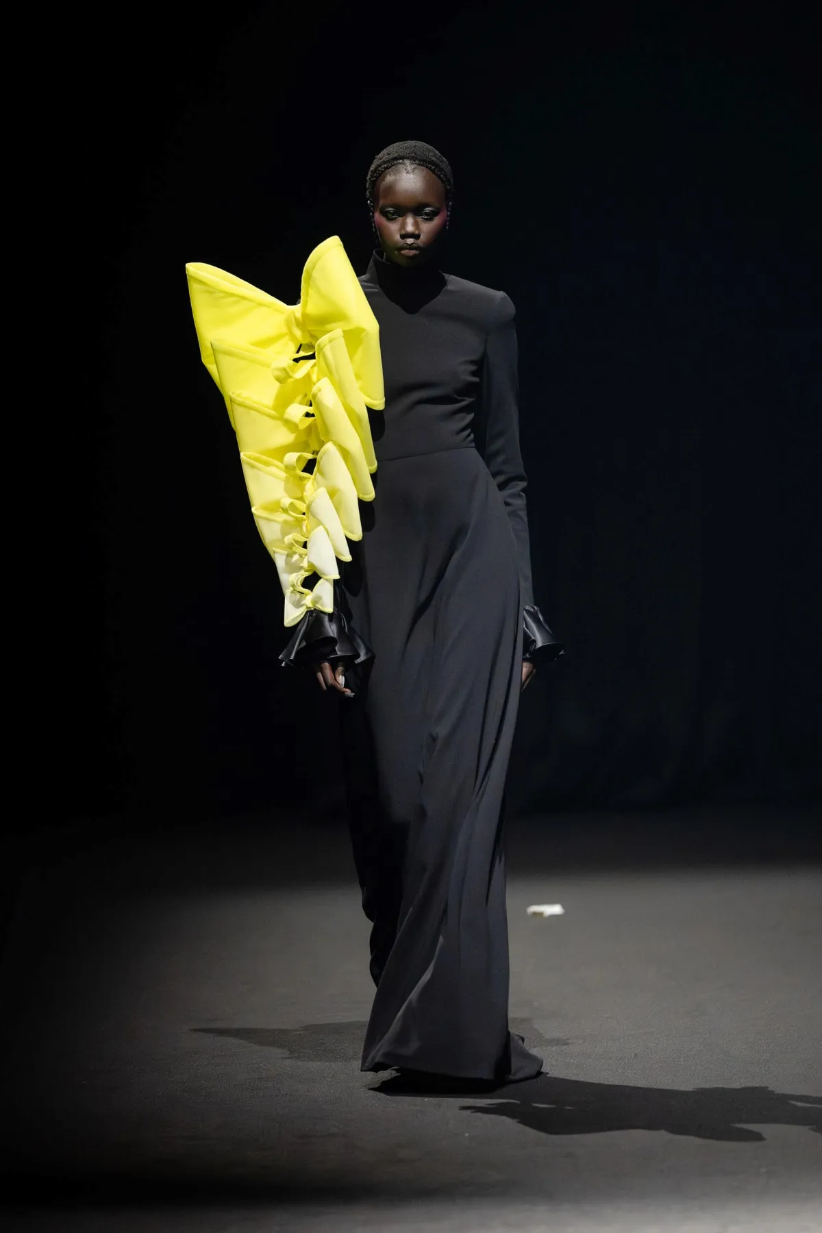 Viktor & Rolf Haute Couture Xuân-Hè 2026: Cánh diều tự do Viktor & Rolf Haute Couture Xuân-Hè 2026