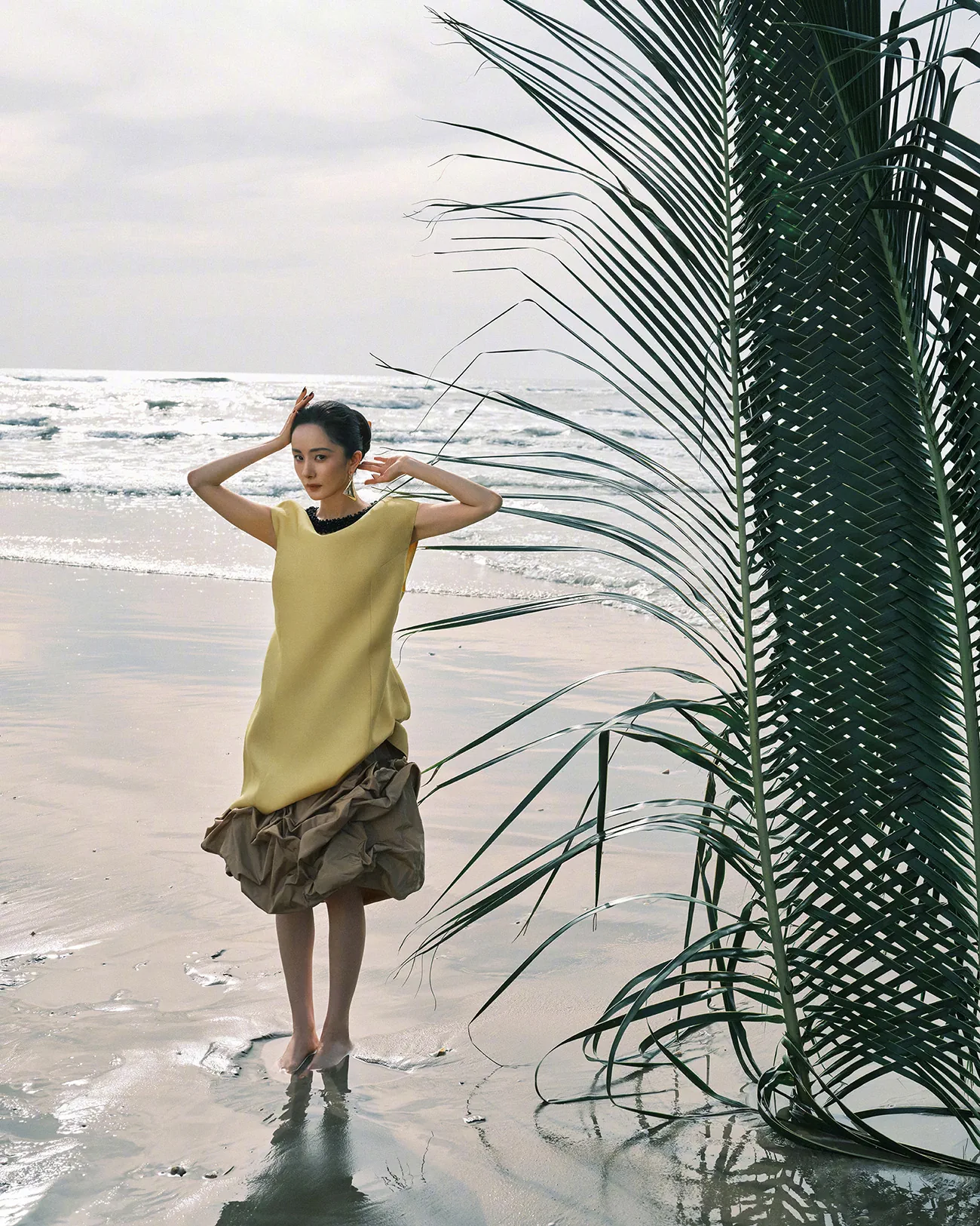 Vogue Trung Quốc 01/2026 : Dương Mịch chụp bởi Leslie Zhang