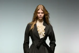 Alberta Ferretti Thu-Đông 2026: Dấu ấn lãng mạn mới tại Dubai