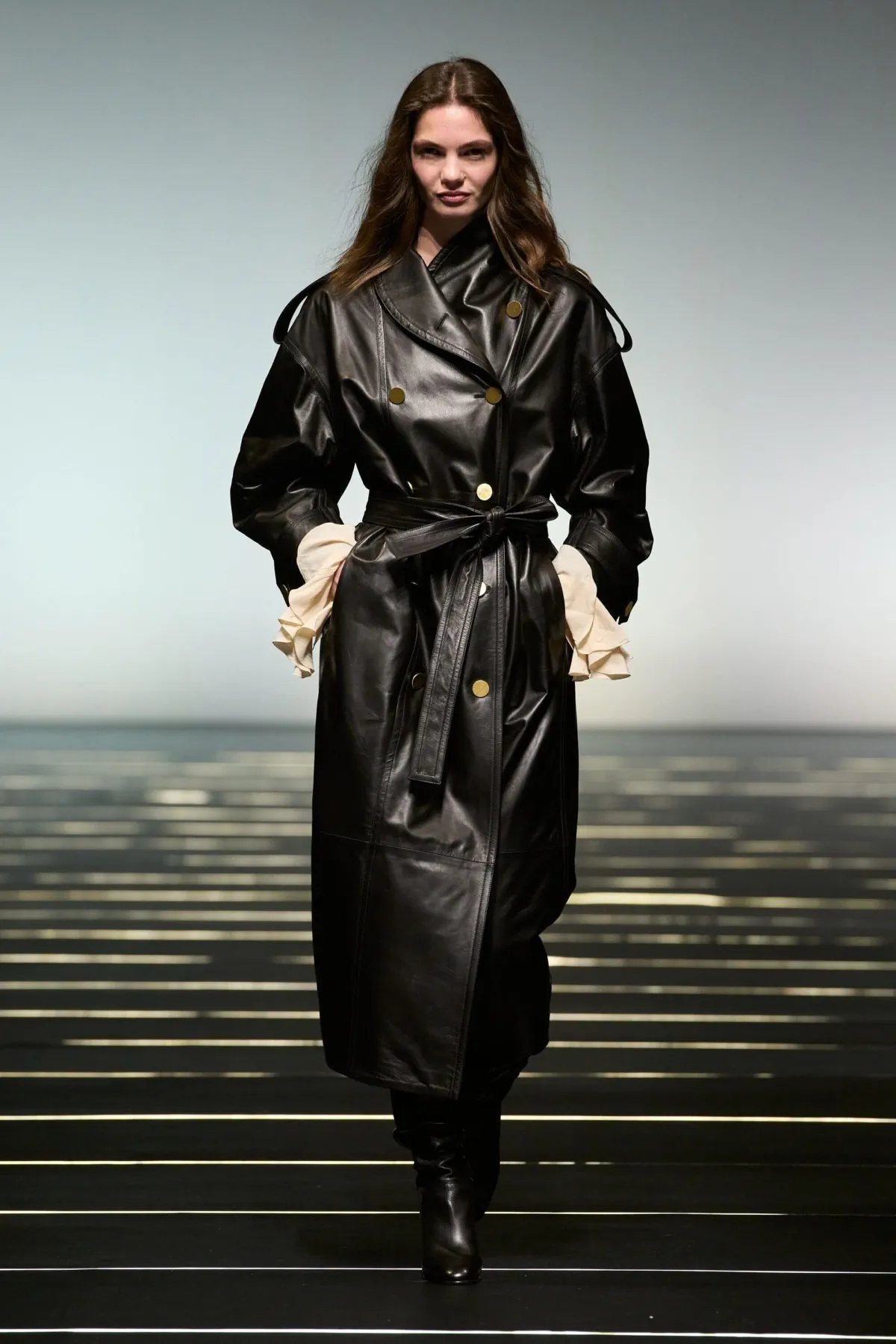 Alberta Ferretti Thu-Đông 2026: Dấu ấn lãng mạn mới tại Dubai