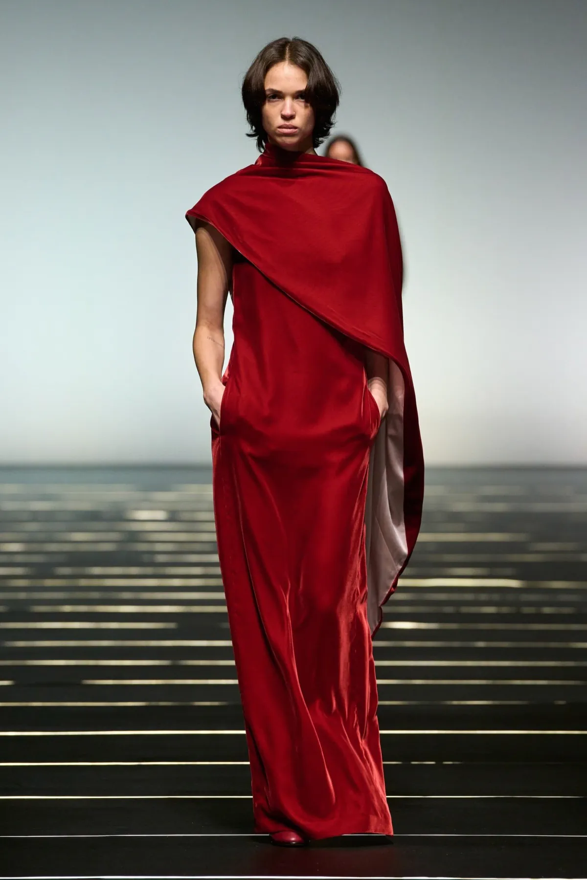 Alberta Ferretti Thu-Đông 2026: Dấu ấn lãng mạn mới tại Dubai