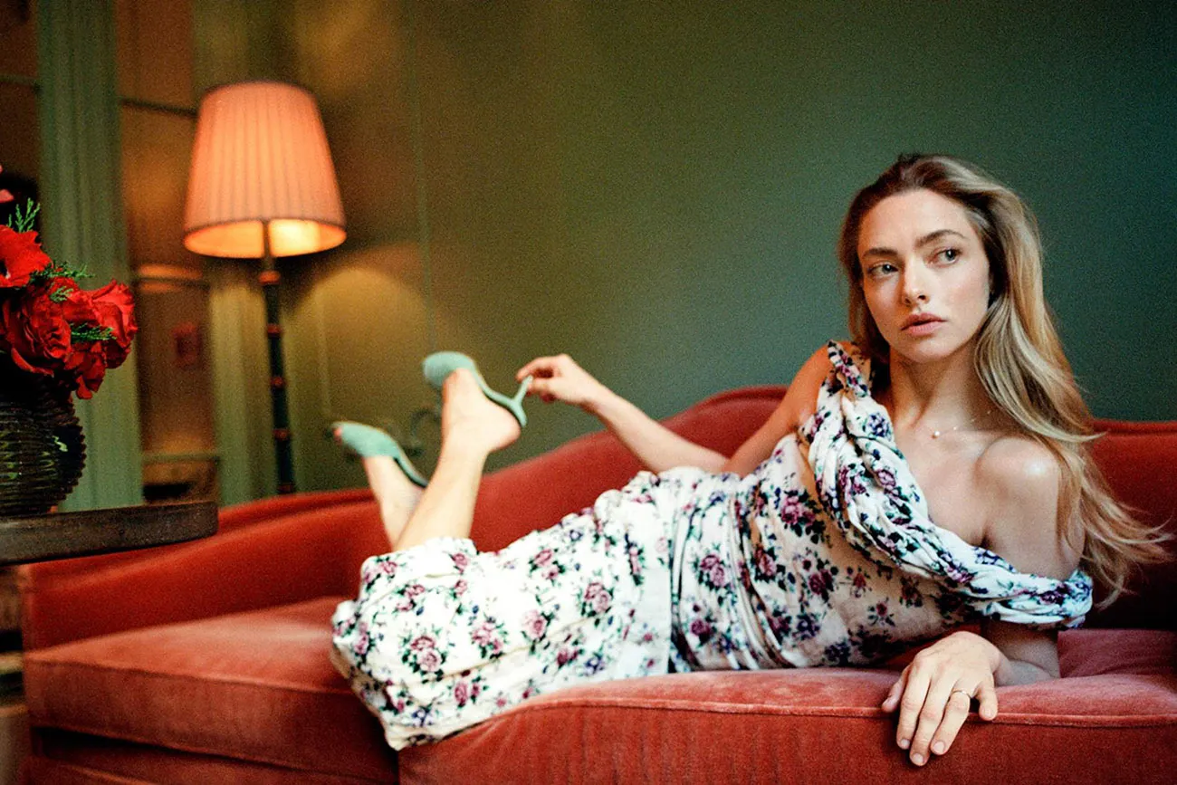 Porter Magazine 02/2026: Amanda Seyfried chụp bởi Chantal Anderson