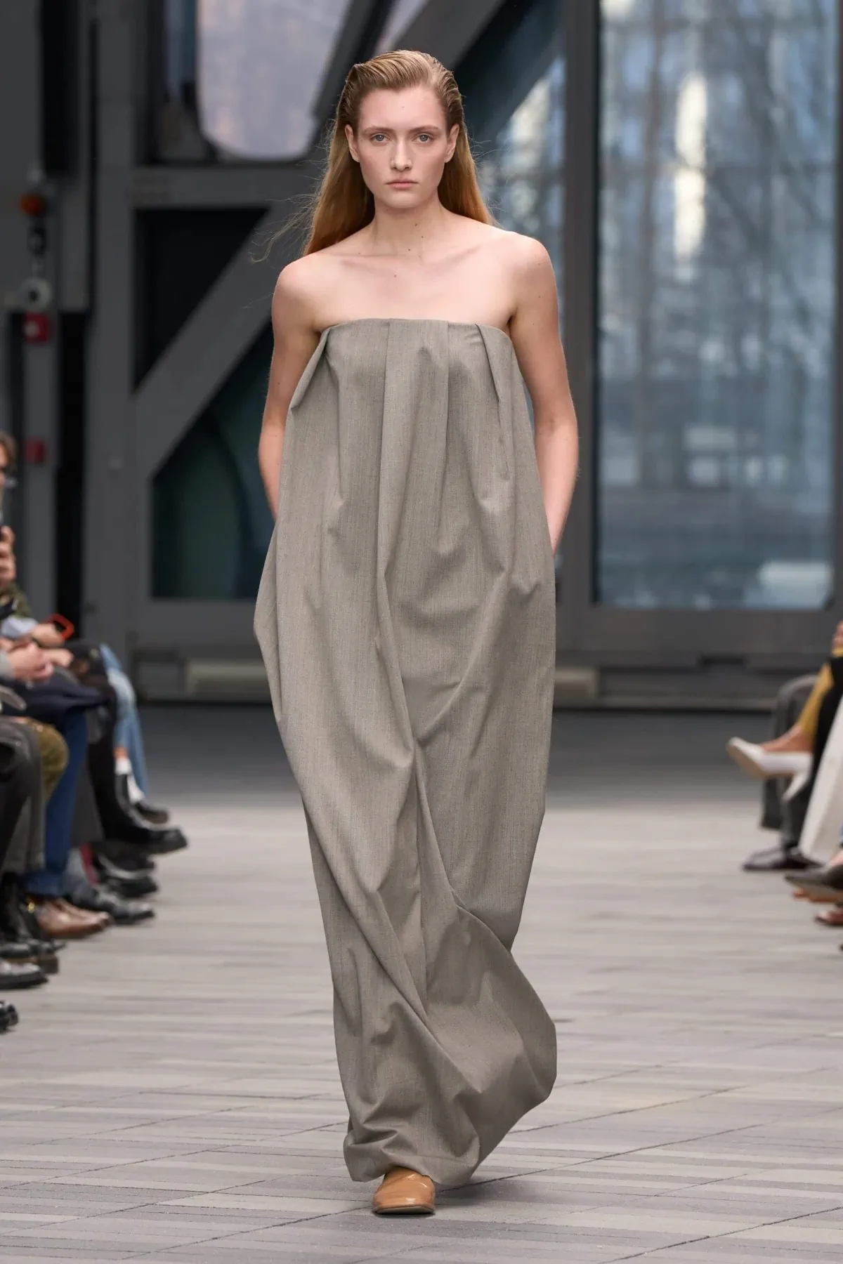Calvin Klein Collection Thu-Đông 2026: Tìm lại hào quang từ thập niên cũ Calvin Klein Collection Thu-Đông 2026 - New York Fashion Week