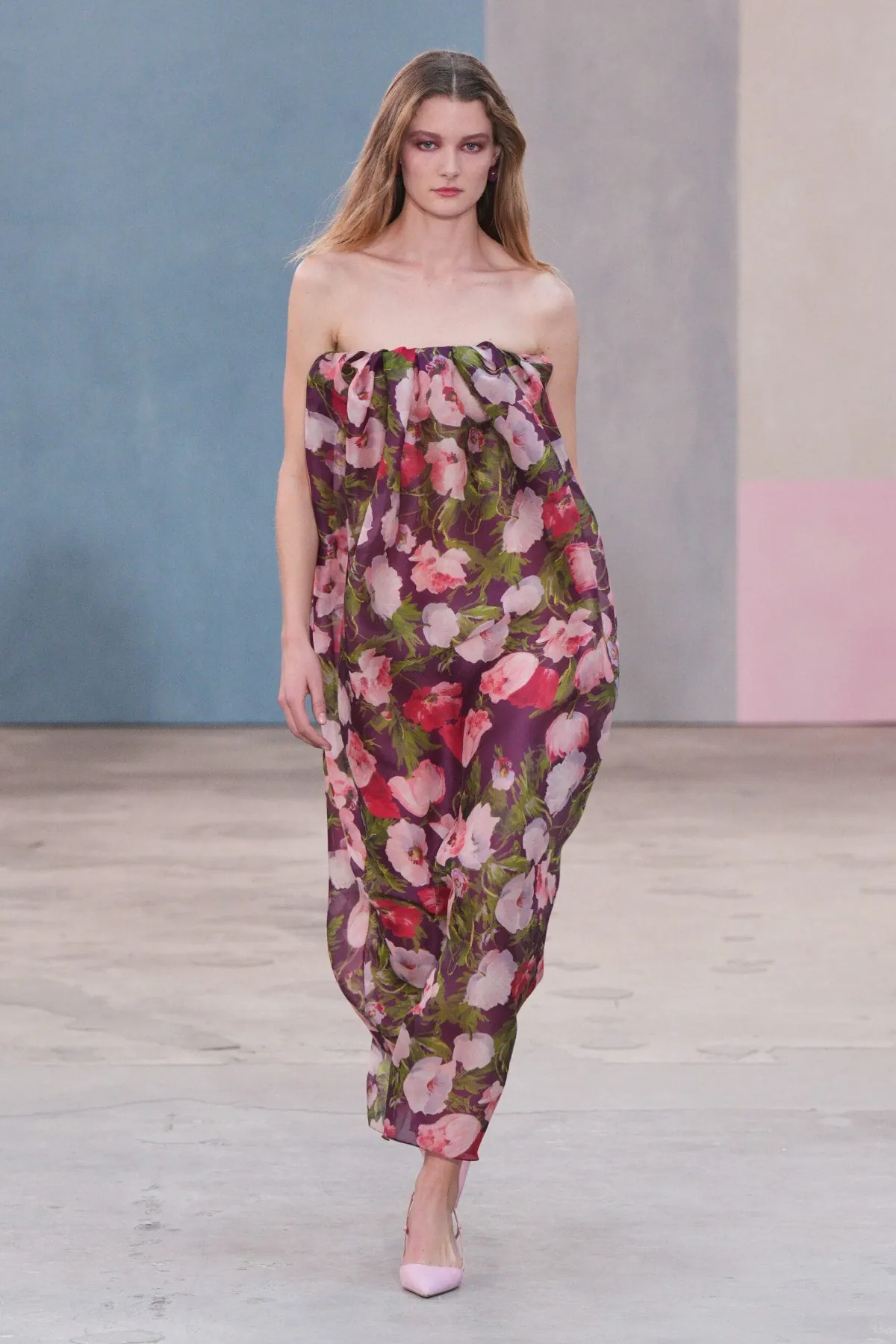 Carolina Herrera Thu-Đông 2026 tiết chế để chinh phục phụ nữ hiện đại Carolina Herrera Thu-Đông 2026