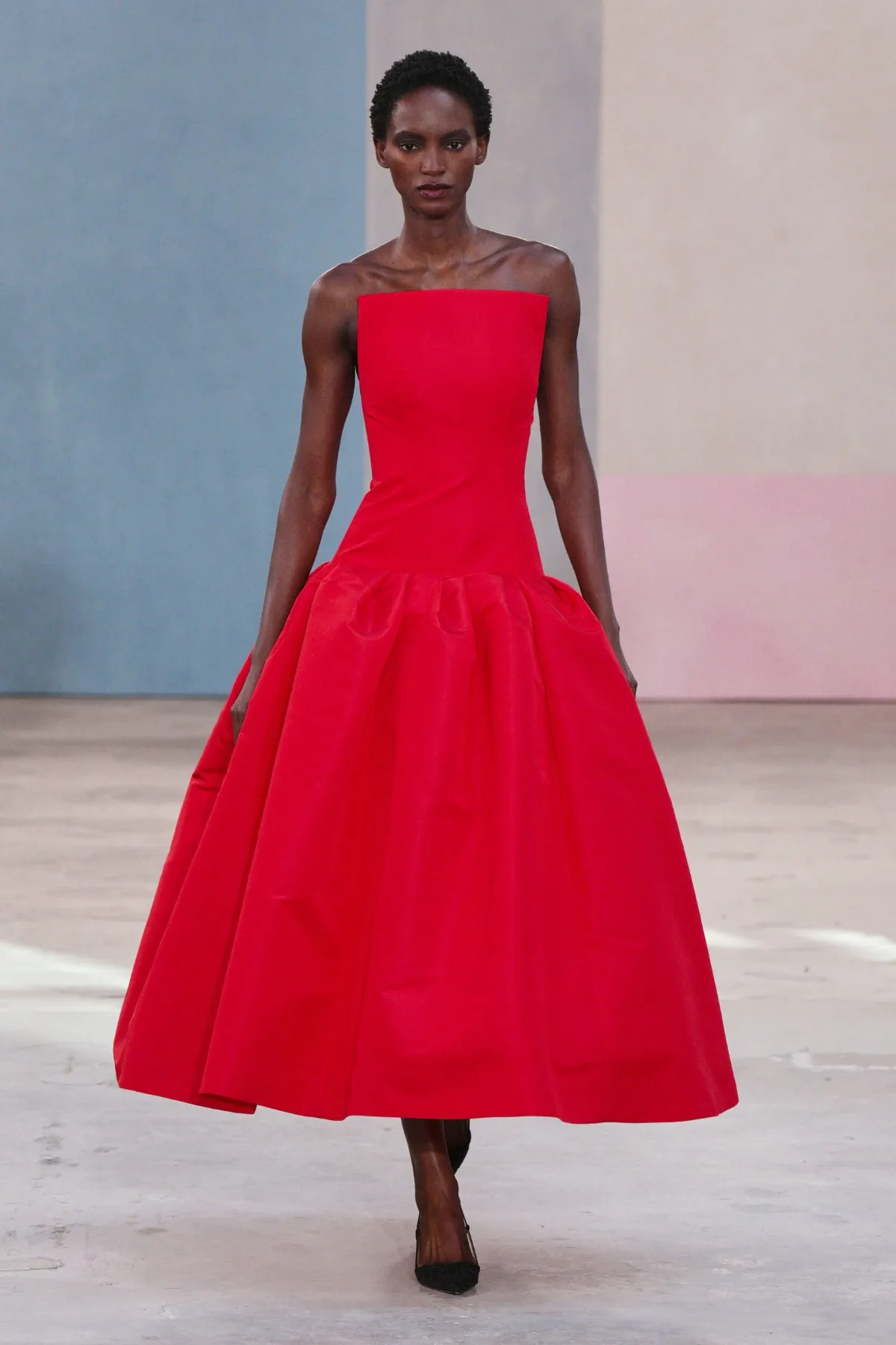 Carolina Herrera Thu-Đông 2026 tiết chế để chinh phục phụ nữ hiện đại Carolina Herrera Thu-Đông 2026