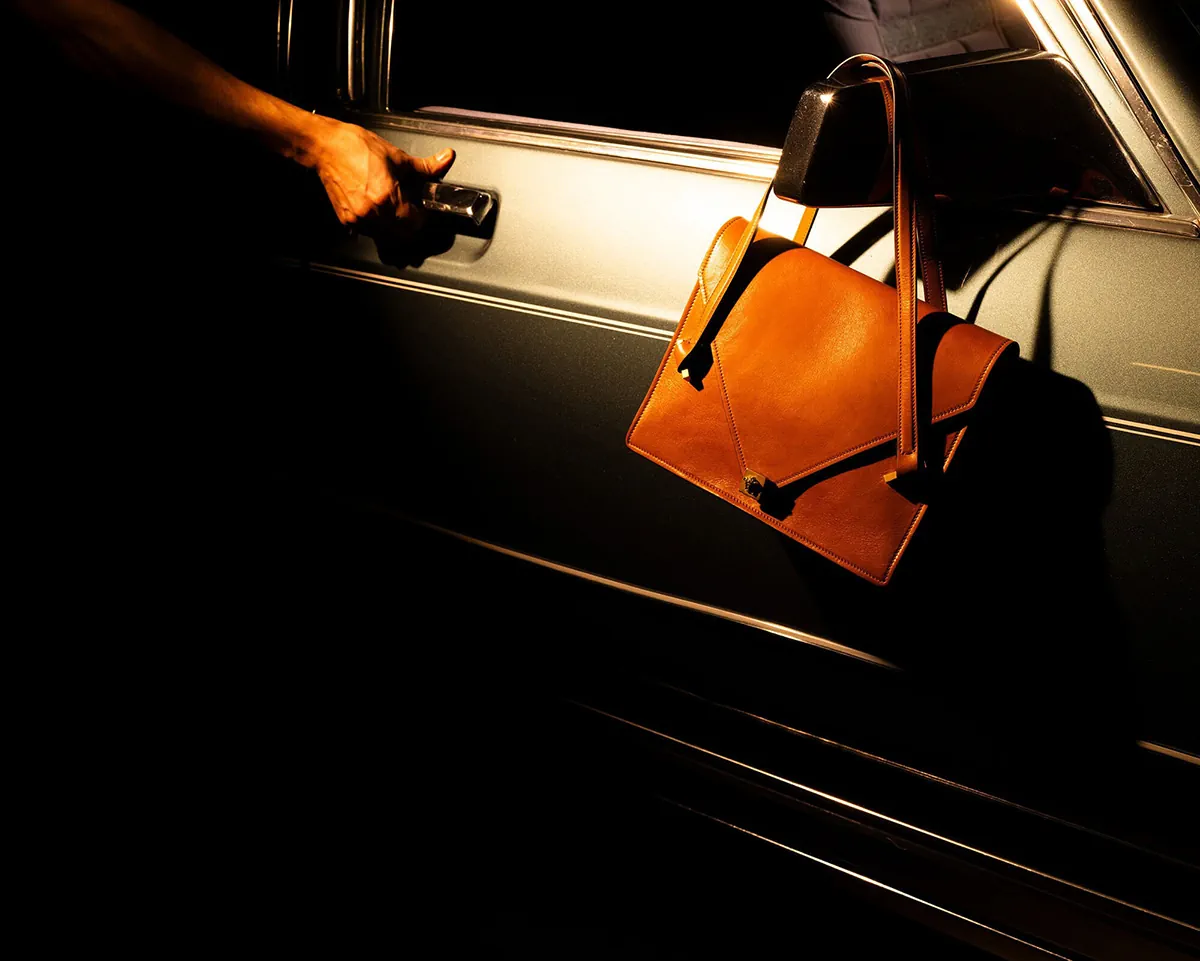 Chiến dịch quảng cáo Versace Xuân-Hè 2026: Dấu ấn cuối cùng của Dario Vitale tại nhà mốt Ý Chiến dịch quảng cáo Versace Xuân-Hè 2026: Dấu ấn cuối cùng của Dario Vitale tại nhà mốt Ý