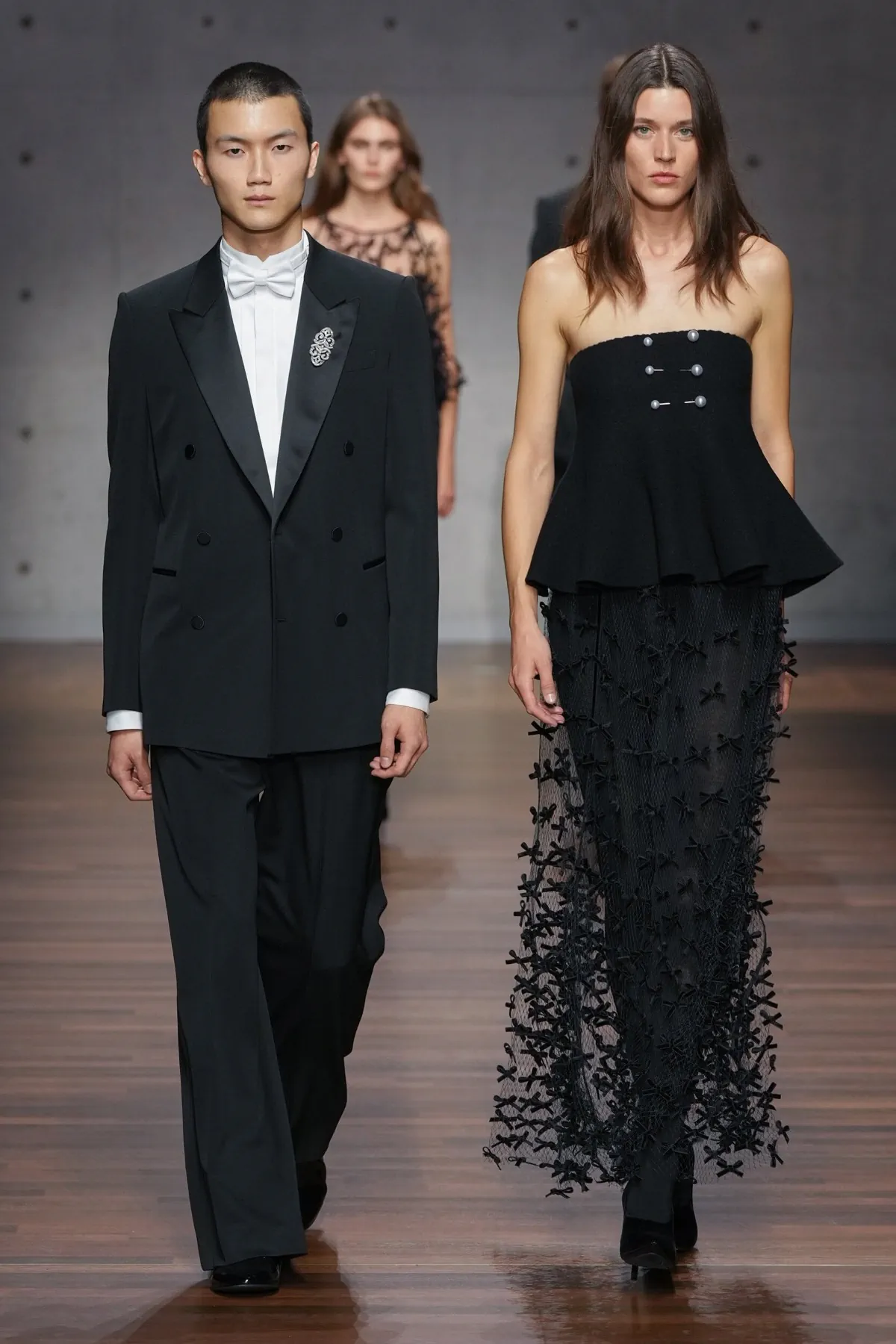 Emporio Armani Thu-Đông 2026: Kỷ nguyên mới vắng bóng Giorgio Armani Emporio Armani Thu-Đông 2026 - Milan Fashion Week