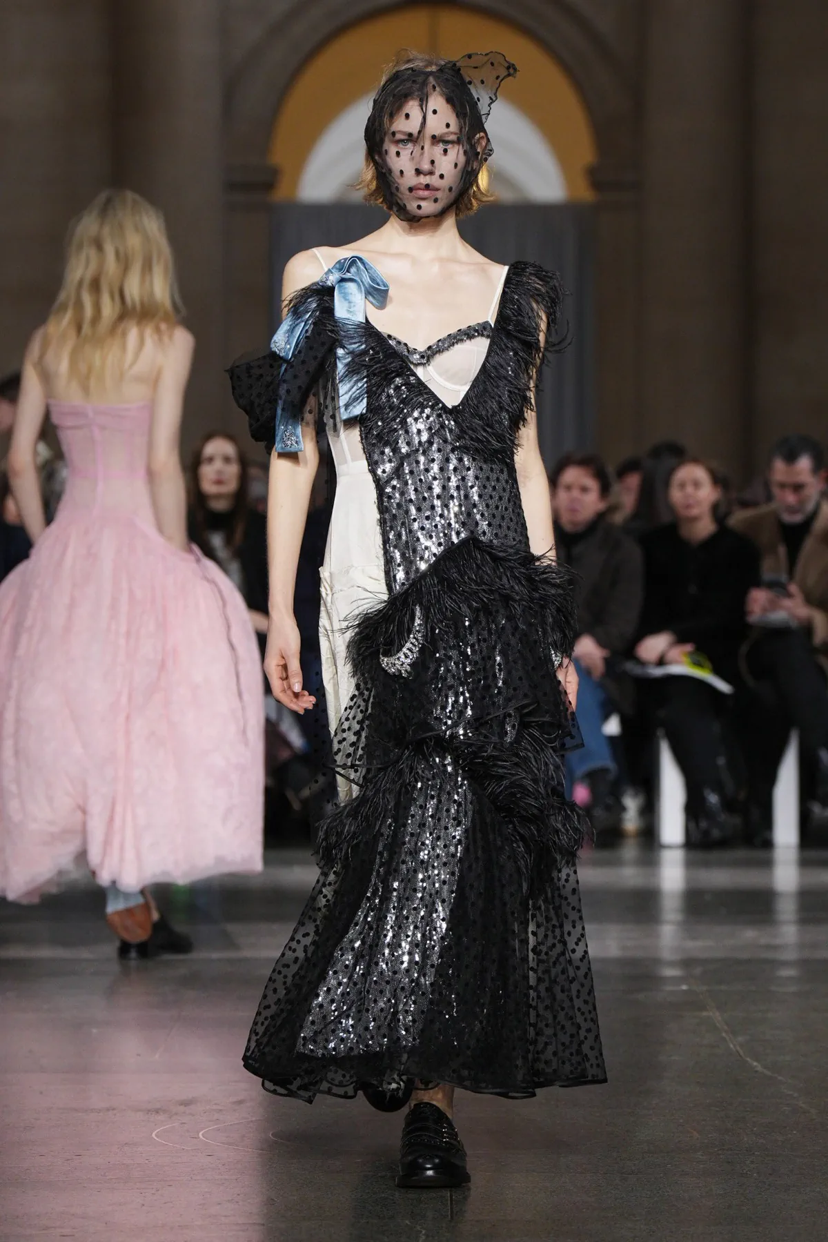 Erdem Thu-Đông 2026 - London Fashion Week